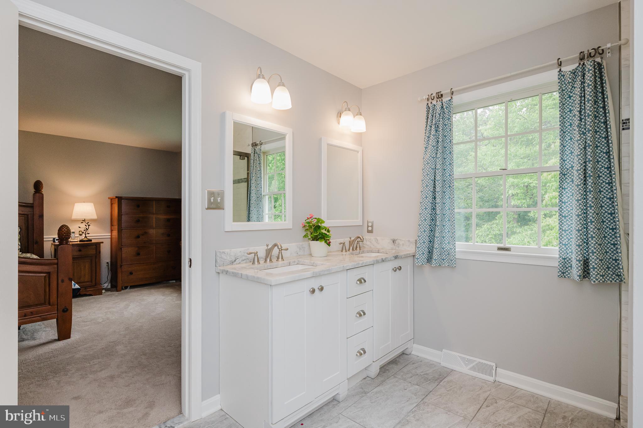 FOREST LAKES - Residential