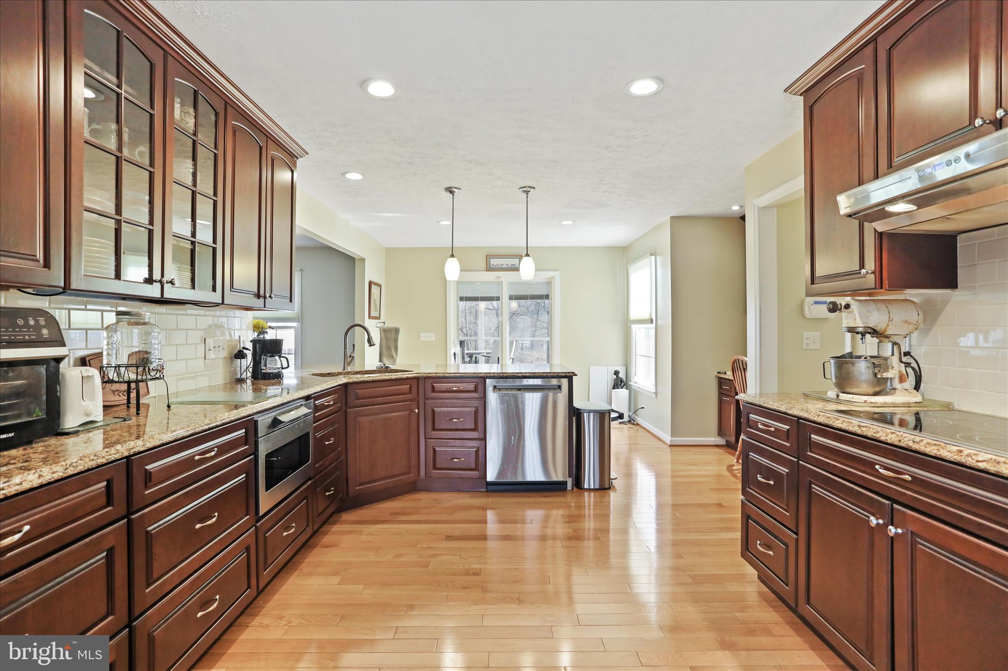 CORNERSTONE - Residential