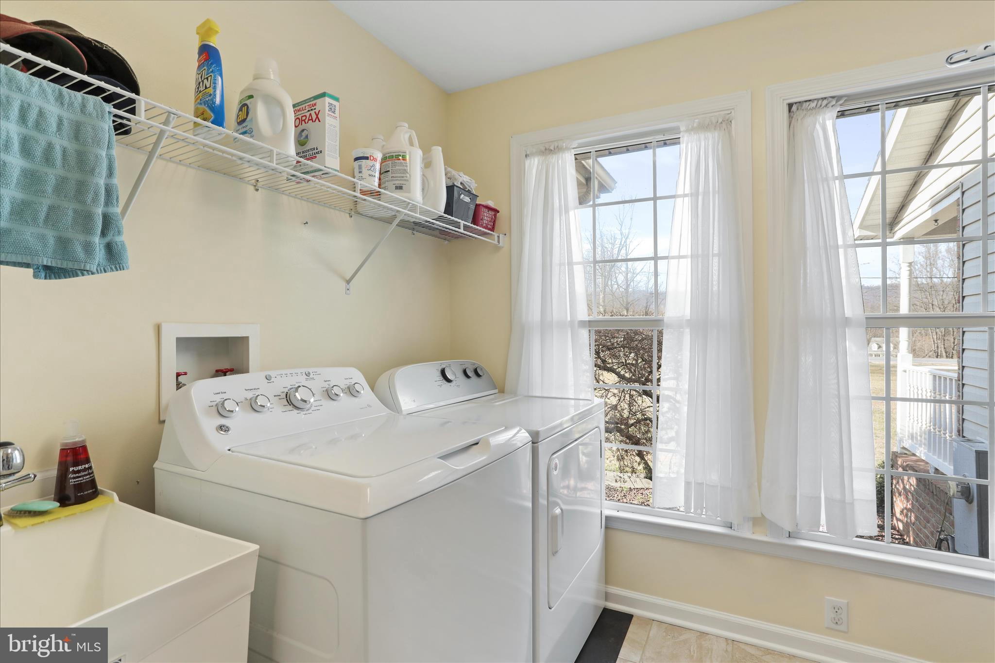 CORNERSTONE - Residential