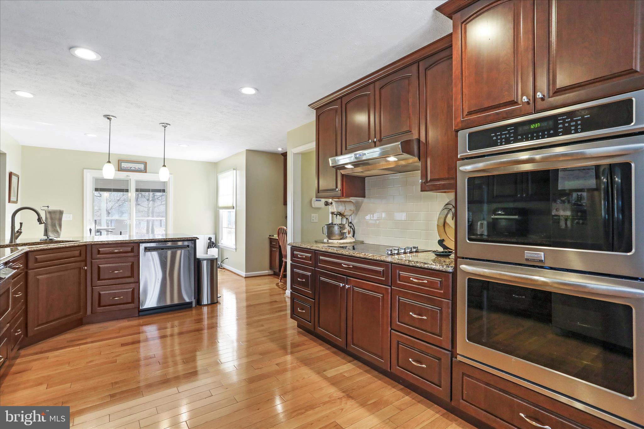 CORNERSTONE - Residential