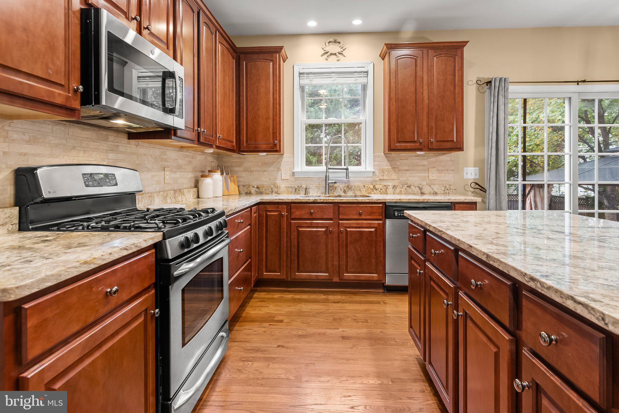 7923 DARBY LANE