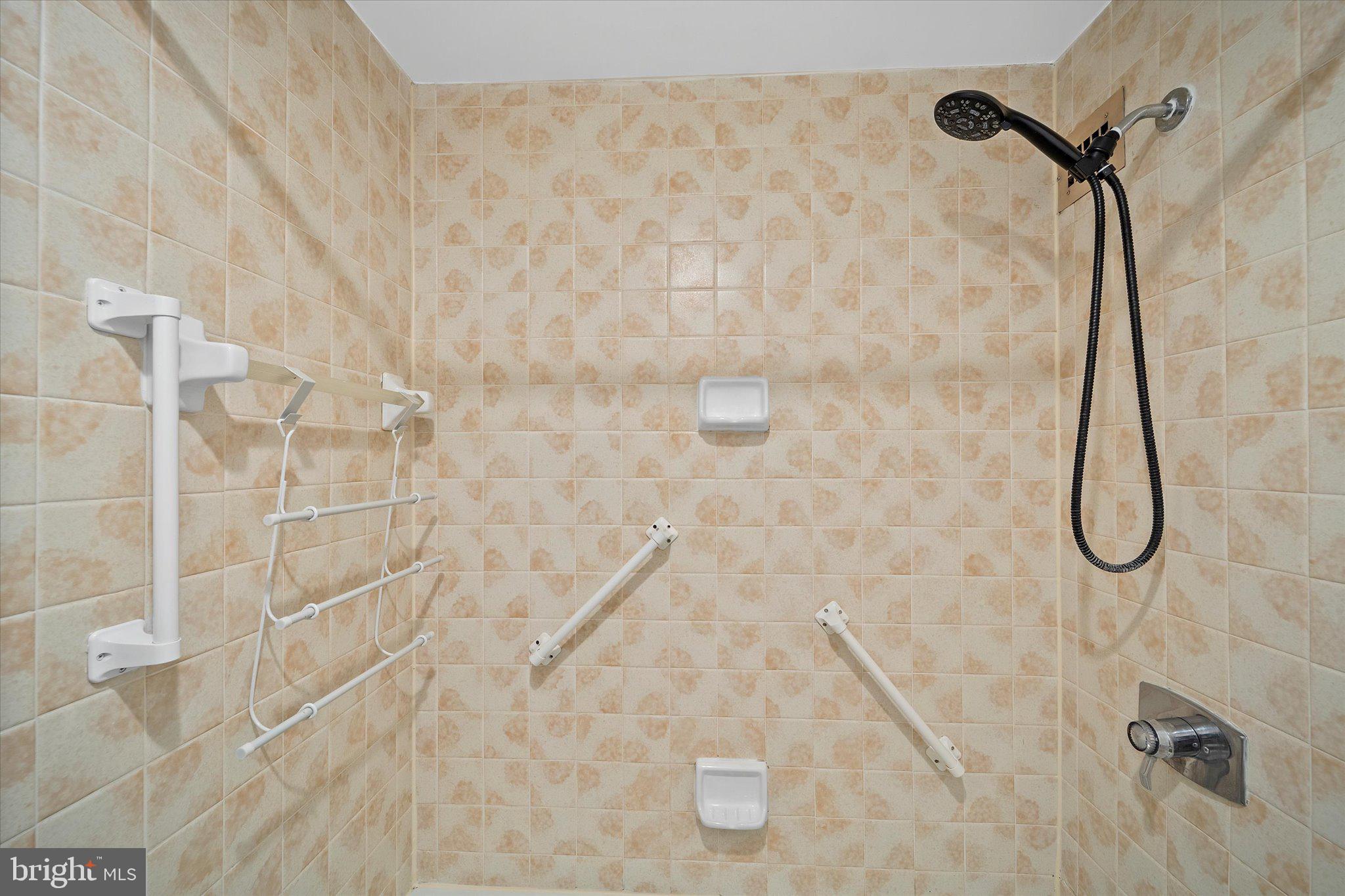 SKYLINE PLAZA - Residential Lease