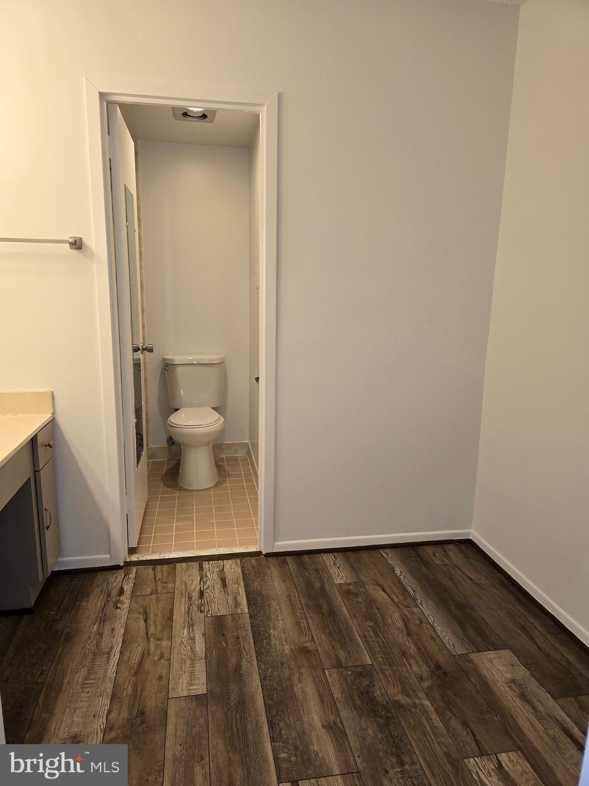 SKYLINE PLAZA - Residential Lease