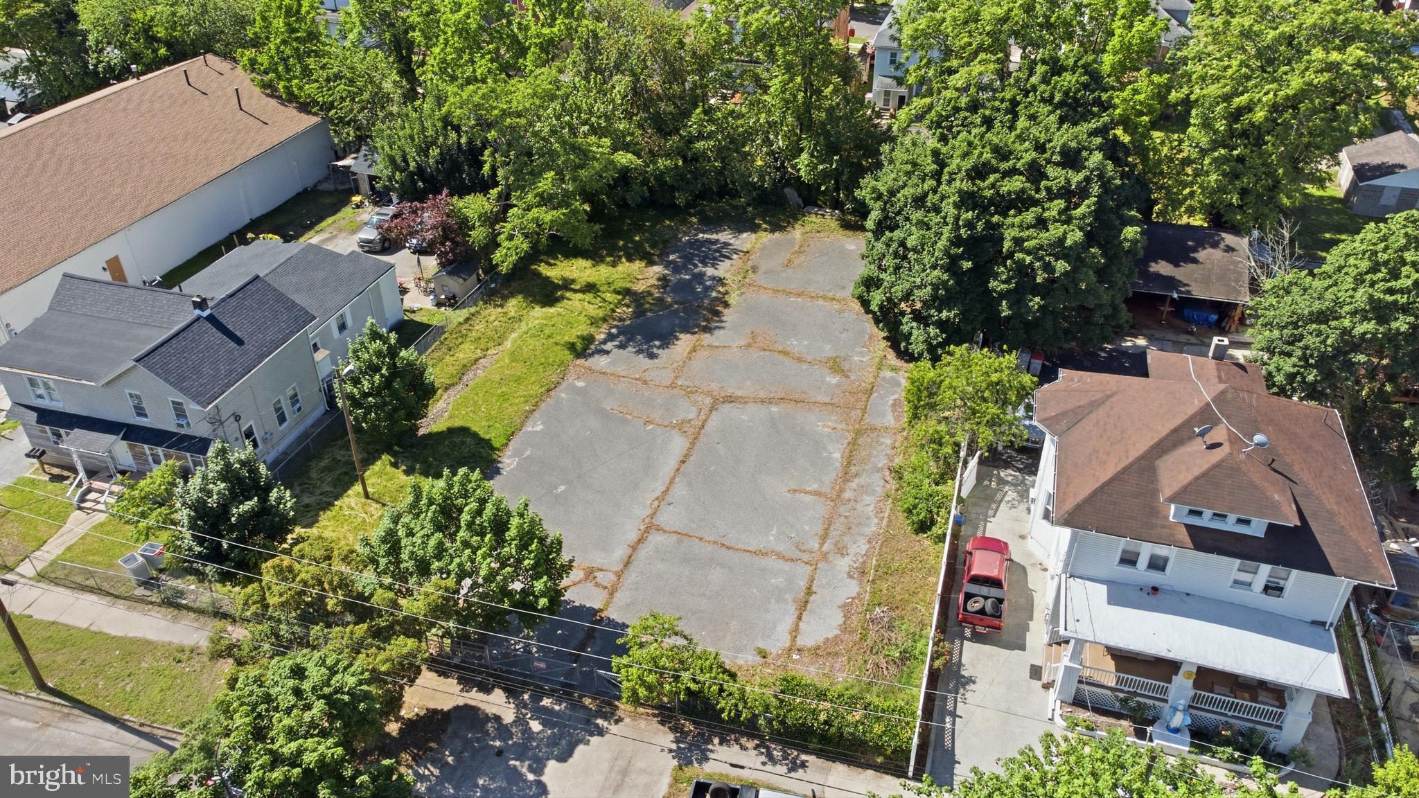 717 E ALMOND STREET