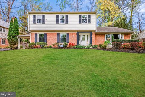 Photo of 3 Harrowgate Court, POTOMAC, MD 20854 (MLS # MDMC2176328)