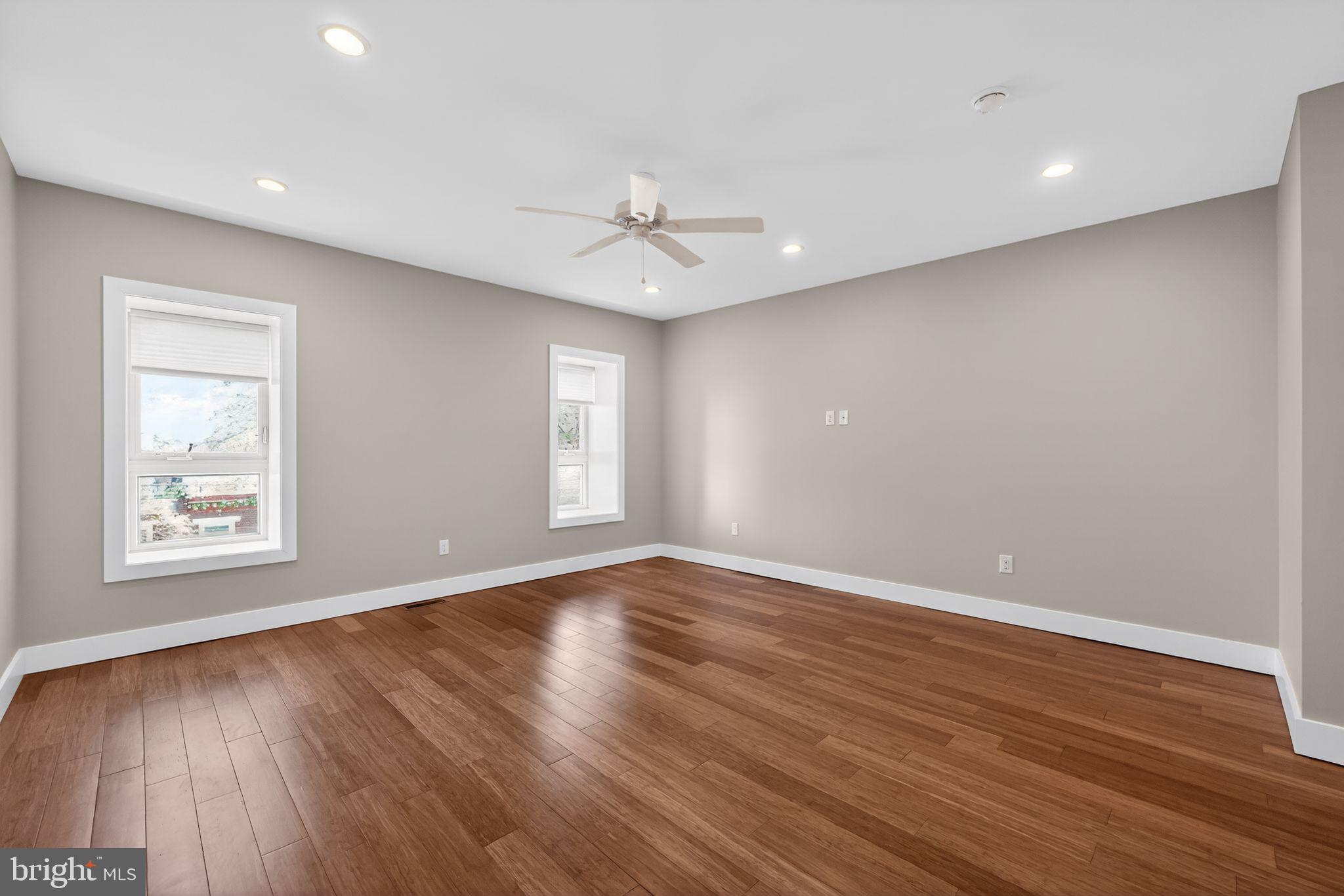 EAST KENSINGTON - Residential