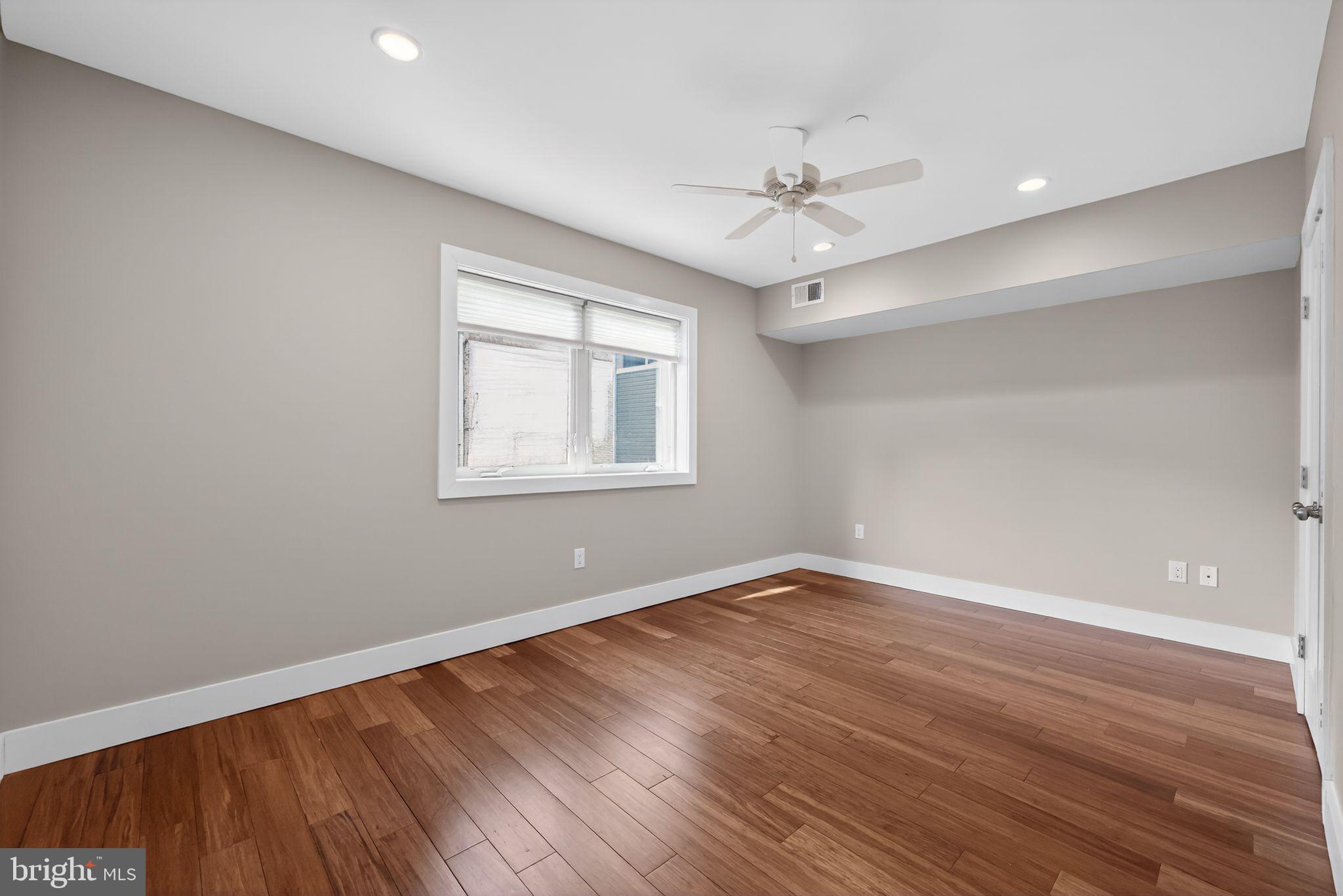 EAST KENSINGTON - Residential