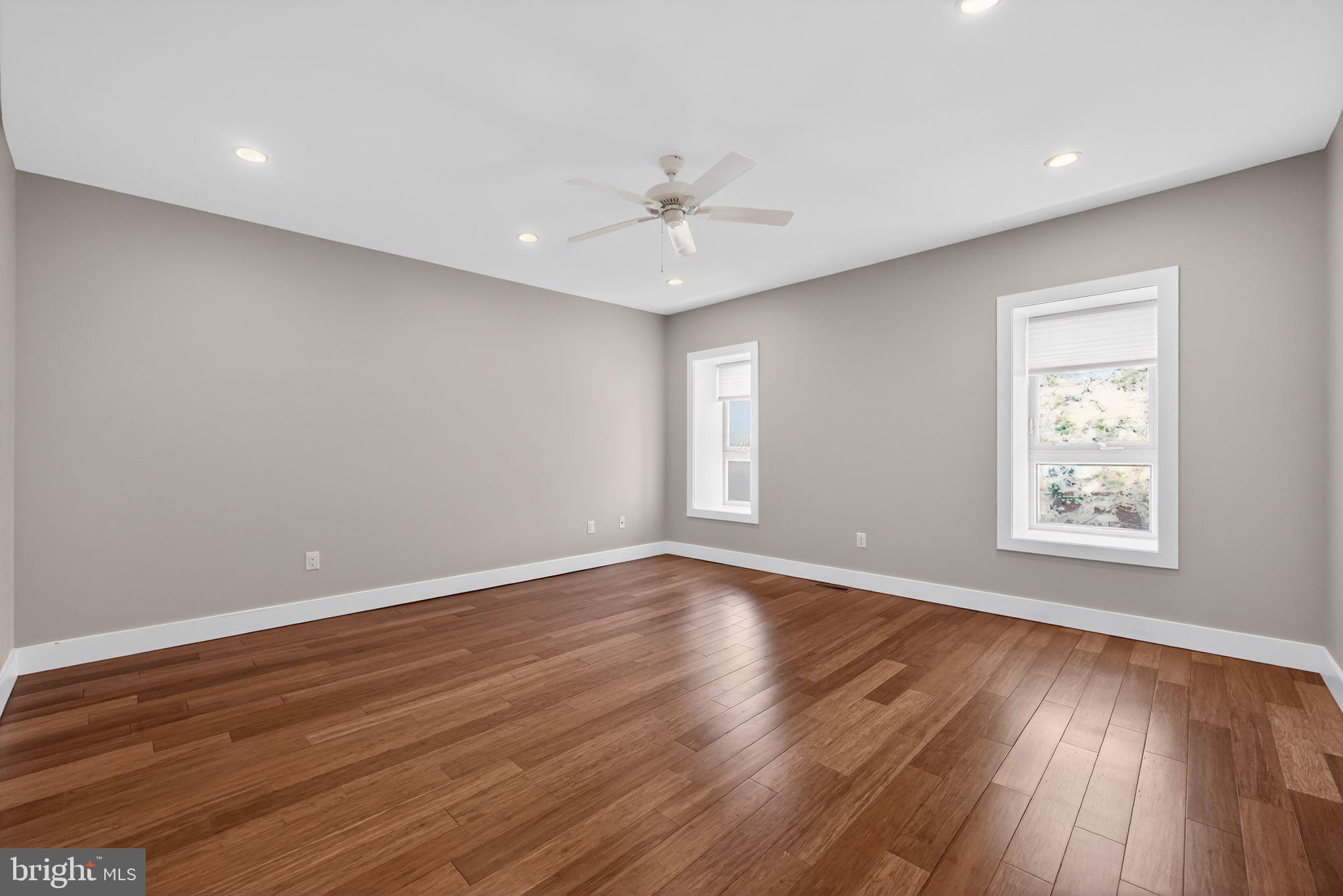 EAST KENSINGTON - Residential