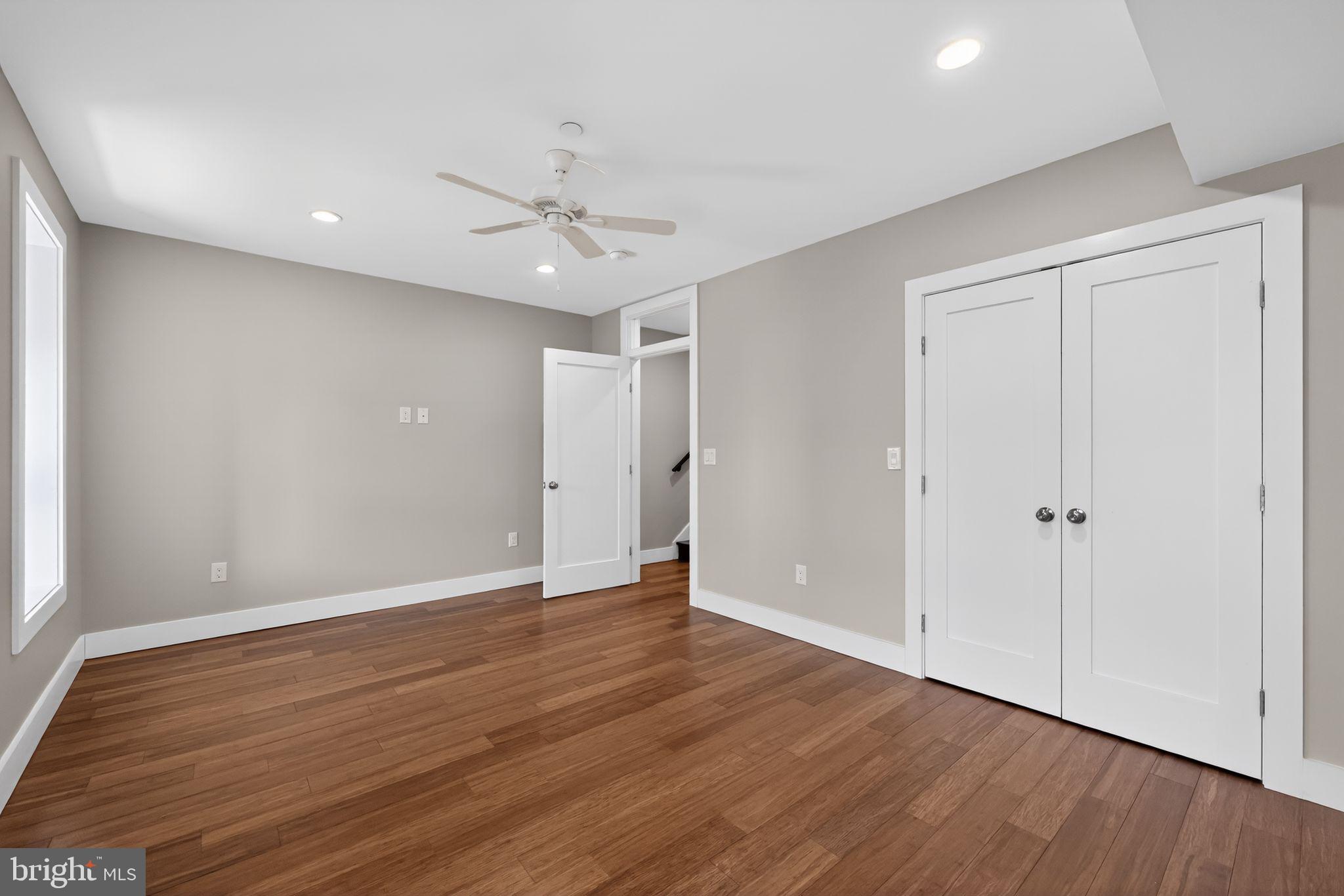 EAST KENSINGTON - Residential