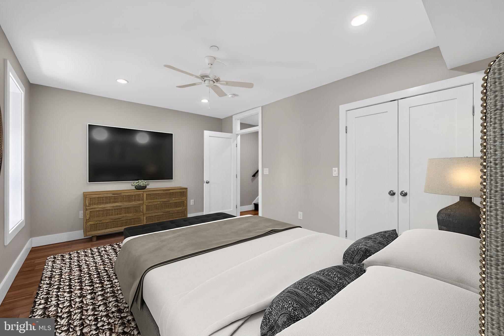 EAST KENSINGTON - Residential