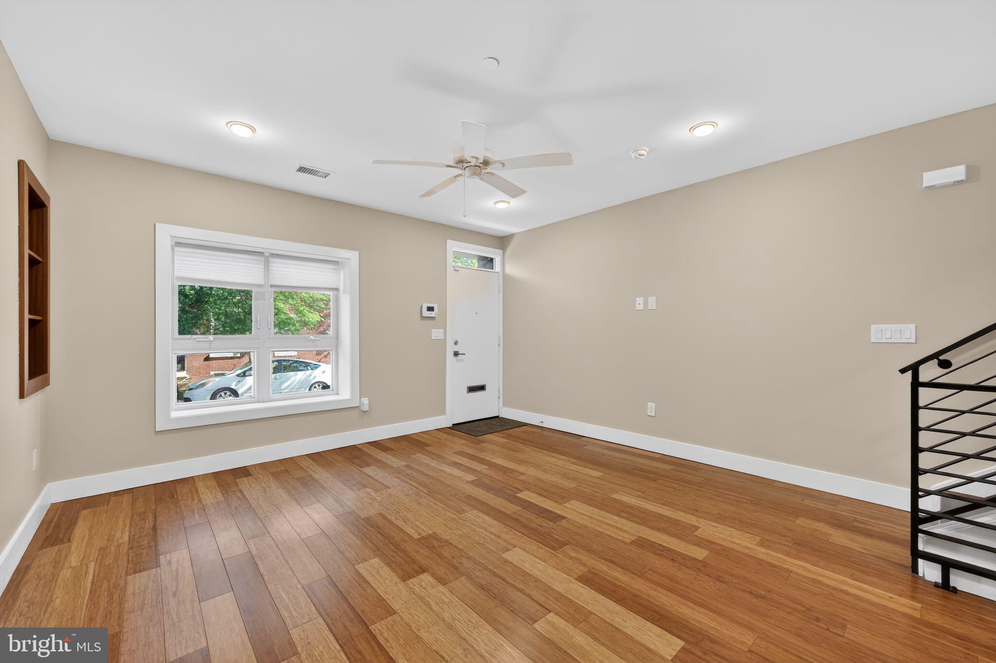 EAST KENSINGTON - Residential
