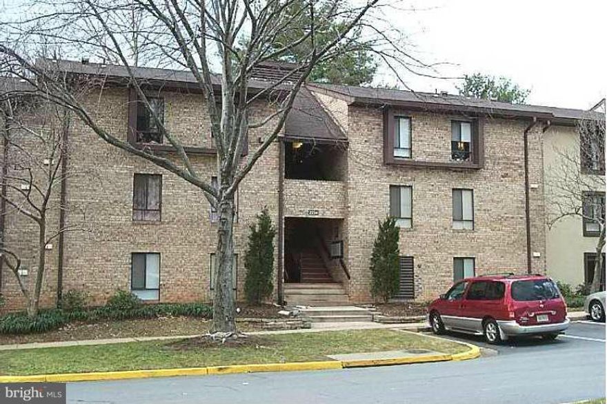 Price was reduced. Seller very motivated. Large 3 BR & 2 FB. Condo was upgraded in 2011 with new kitchen cabinets, stove, refrigerator, dishwasher, granite countertop and kitchen floor tile. Washer & Dryer in the unit. The location is great, close to Silver Line Metro, lakes, buses, schools, trails, parks, Reston Town Center, Reston Pools & Tenis courts. Review docs for more inf. about Assoc. Fees