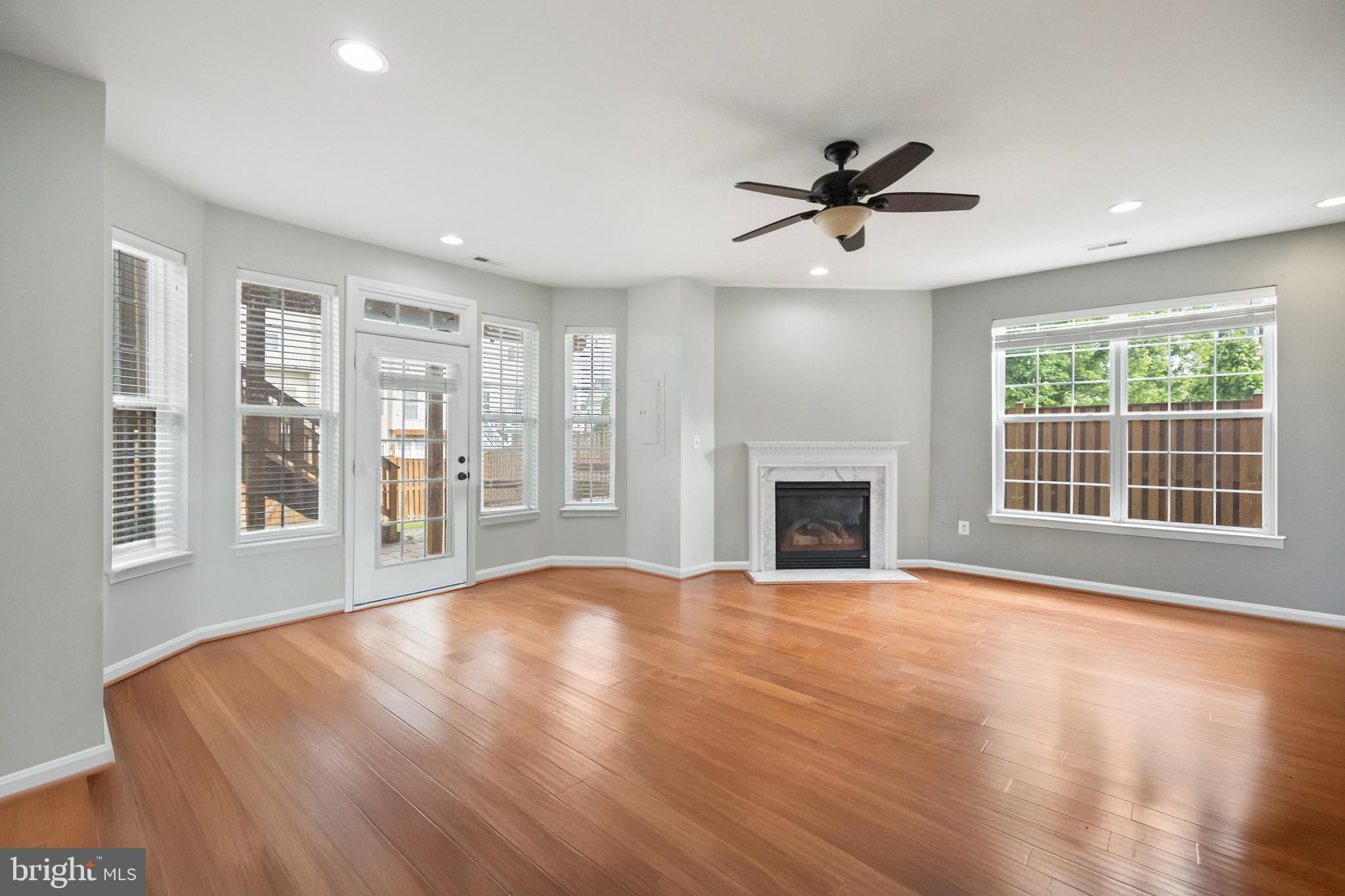 24687 KINGS CANYON SQUARE