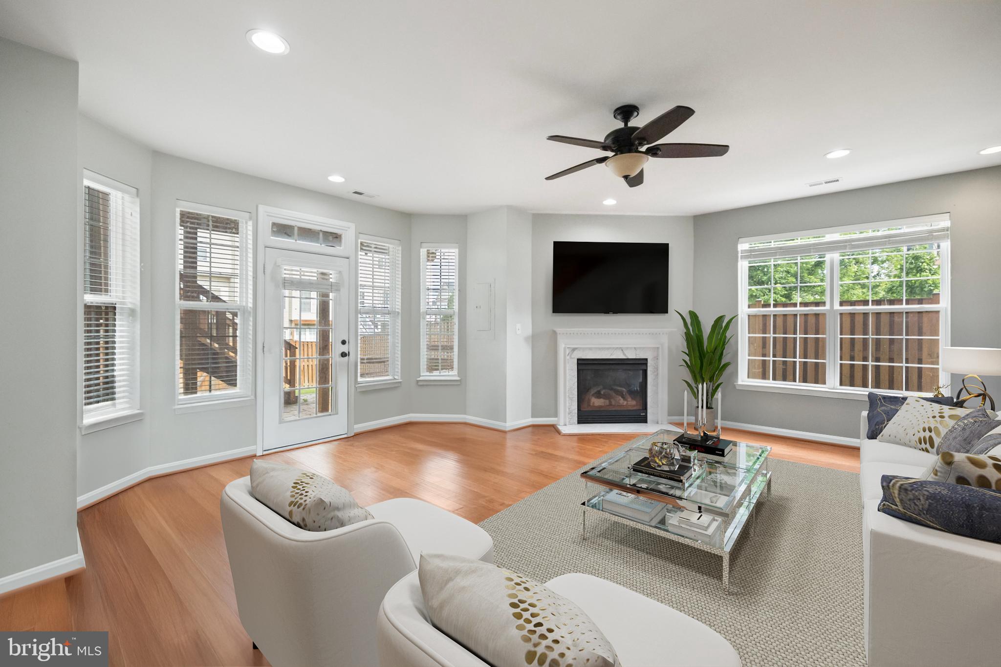 24687 KINGS CANYON SQUARE