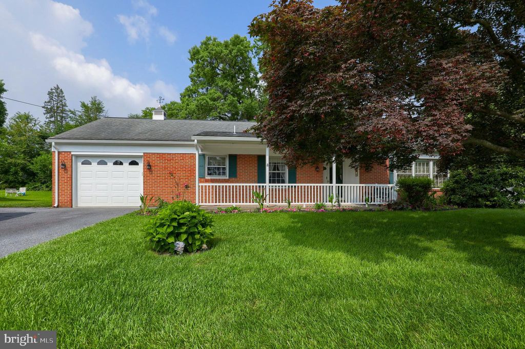 Photo of 6476 ORANGE ST, EAST PETERSBURG, PA 17520 (MLS # PALA2038086)