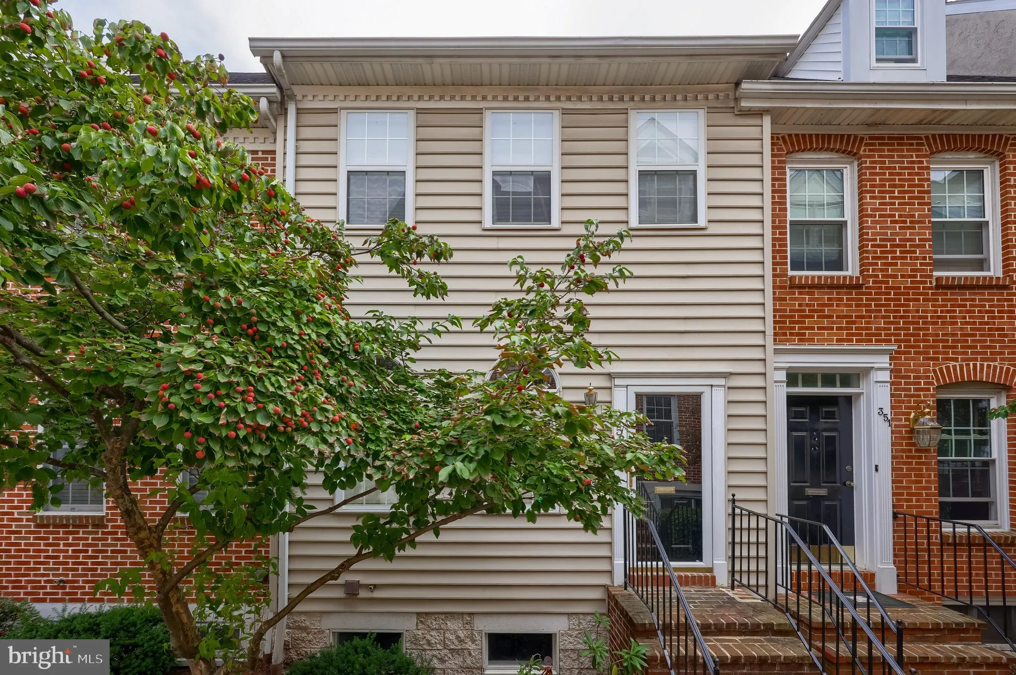 Lancaster, Pennsylvania 17603, United States, 3 Bedrooms Bedrooms, ,3 BathroomsBathrooms,Residential,Active,210078