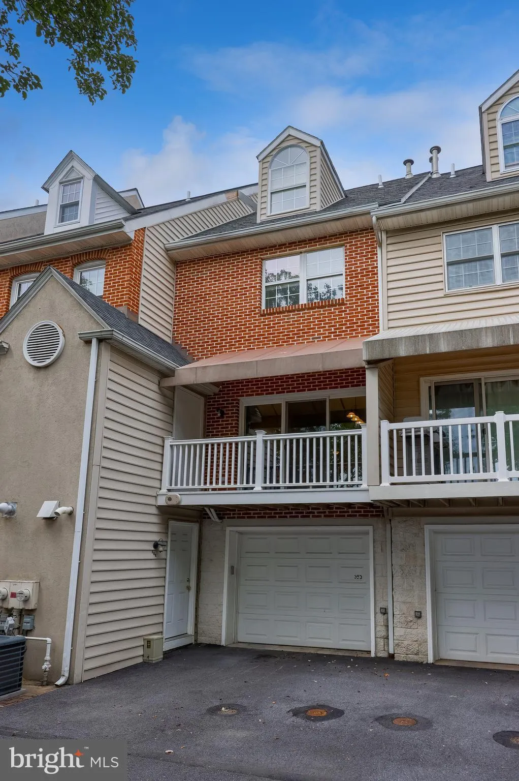 Lancaster, Pennsylvania 17603, United States, 3 Bedrooms Bedrooms, ,3 BathroomsBathrooms,Residential,Active,210078