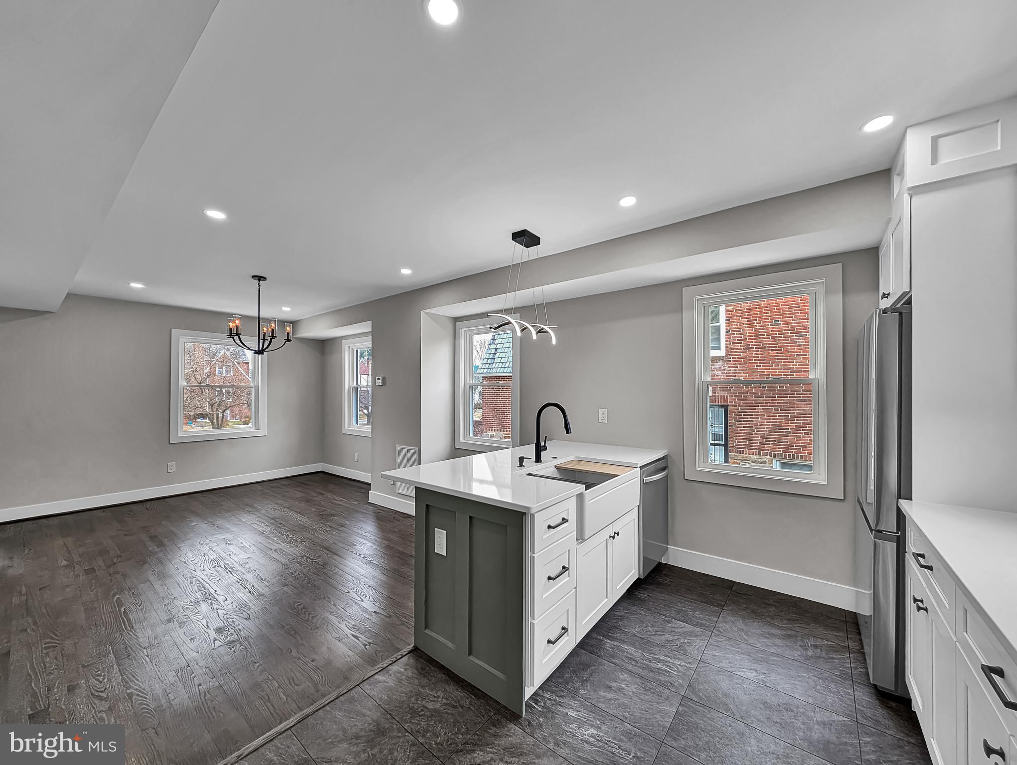 BEVERLY HILLS - Residential