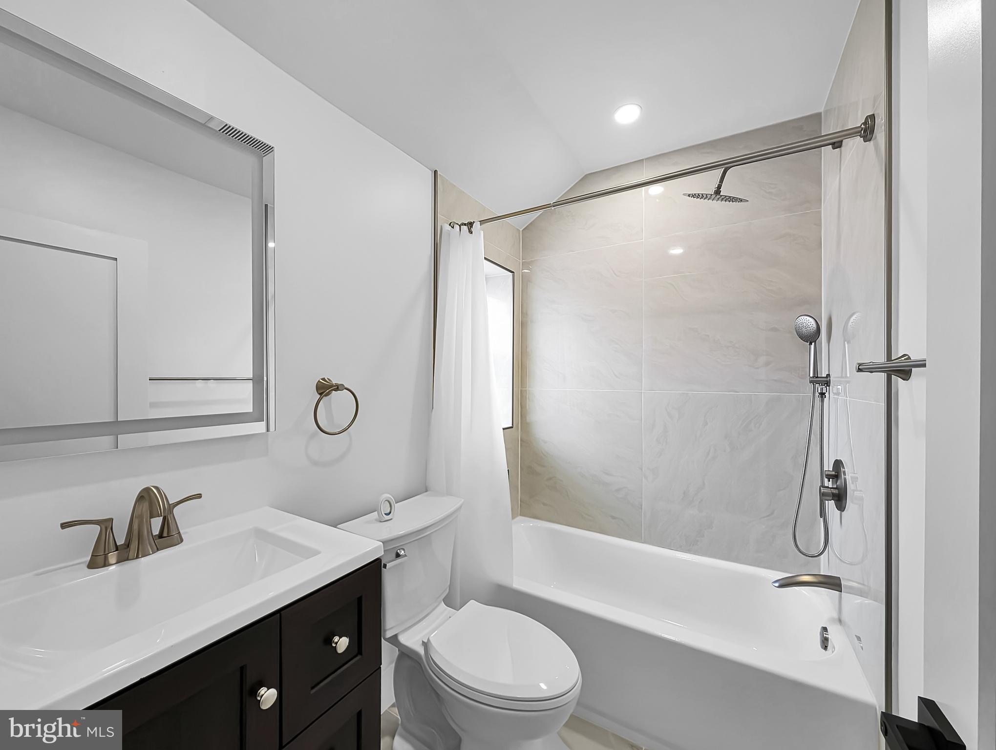 BEVERLY HILLS - Residential