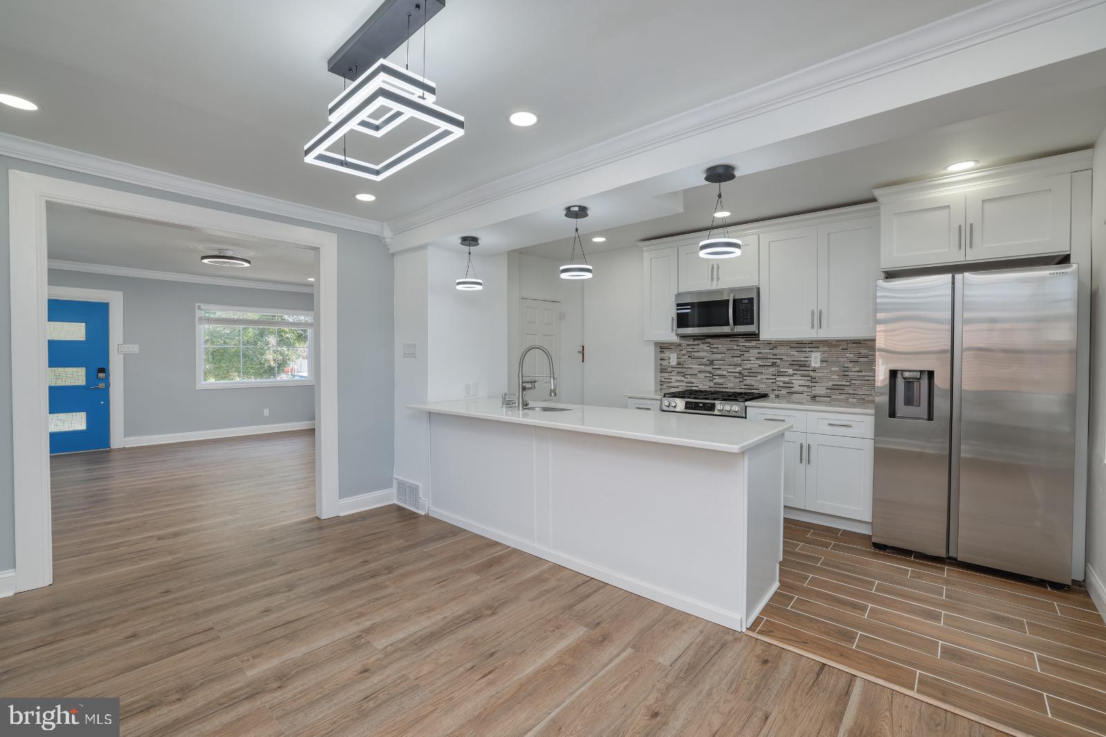 1002 AGNEW DRIVE