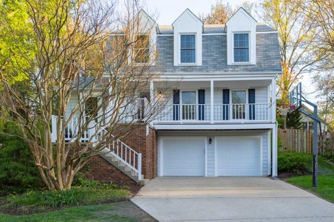 Photo of 6208 Gentle Lane, ALEXANDRIA, VA 22310 (MLS # VAFX2299456)