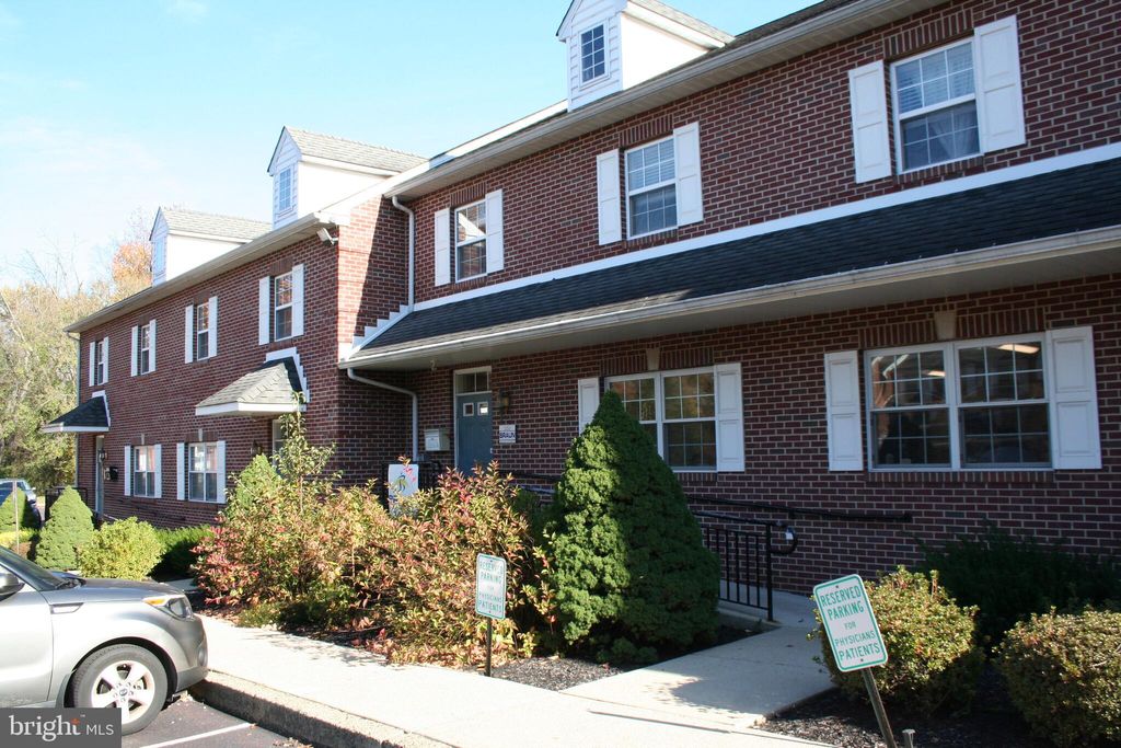 Photo of 168 W Ridge Pike, LIMERICK, PA 19468 (MLS # PAMC2164910)