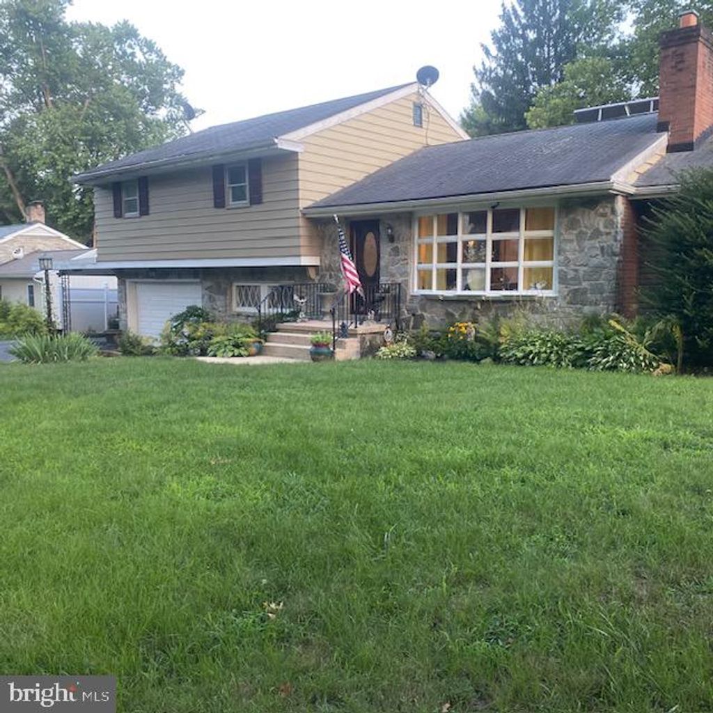 Photo of 28 CONESTOGA BLVD, LANCASTER, PA 17602 (MLS # PALA2038442)