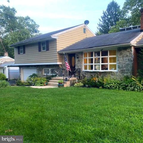 Photo of 28 CONESTOGA BLVD, LANCASTER, PA 17602 (MLS # PALA2038442)