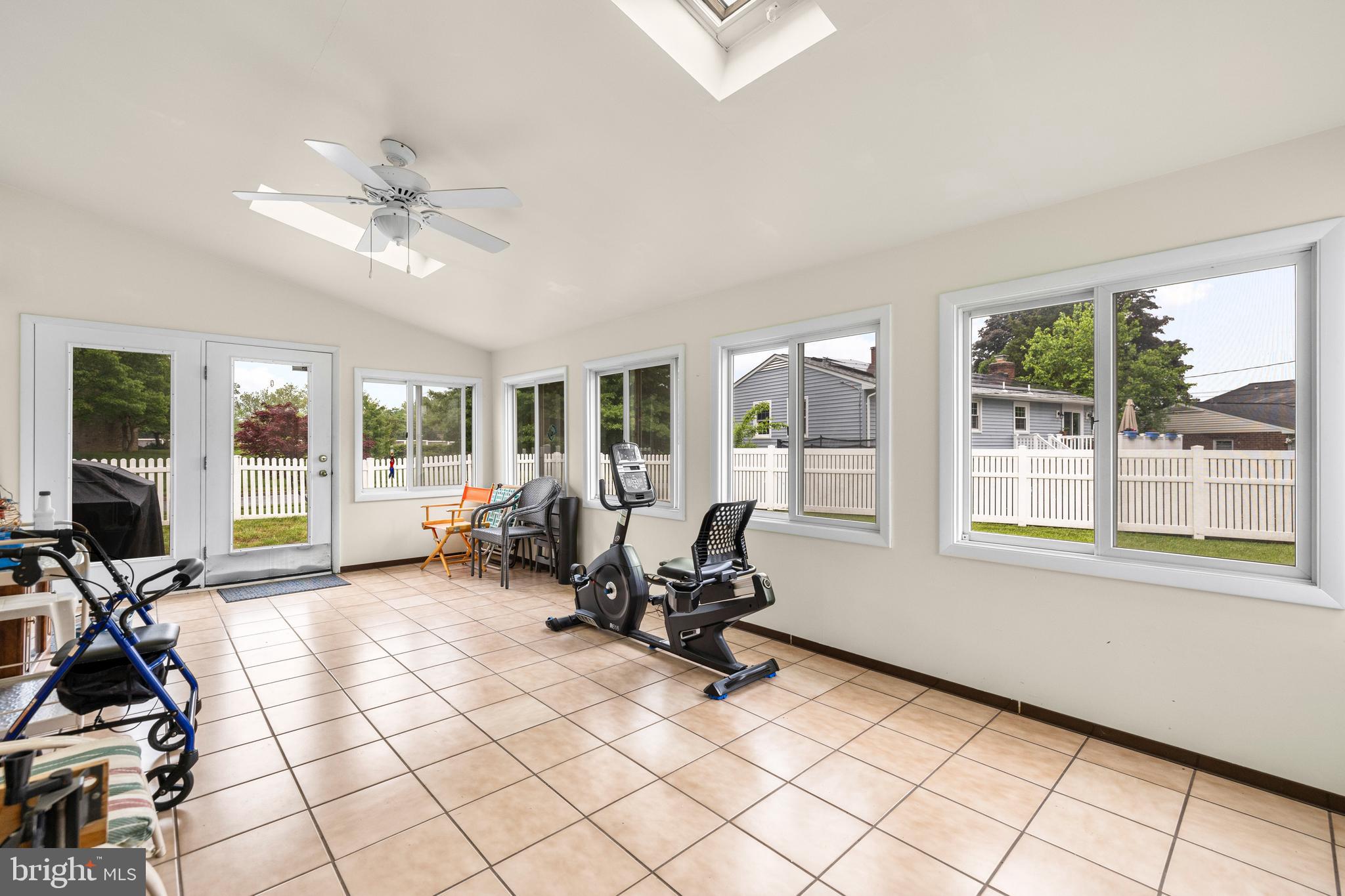 MEADOWLAND - Residential