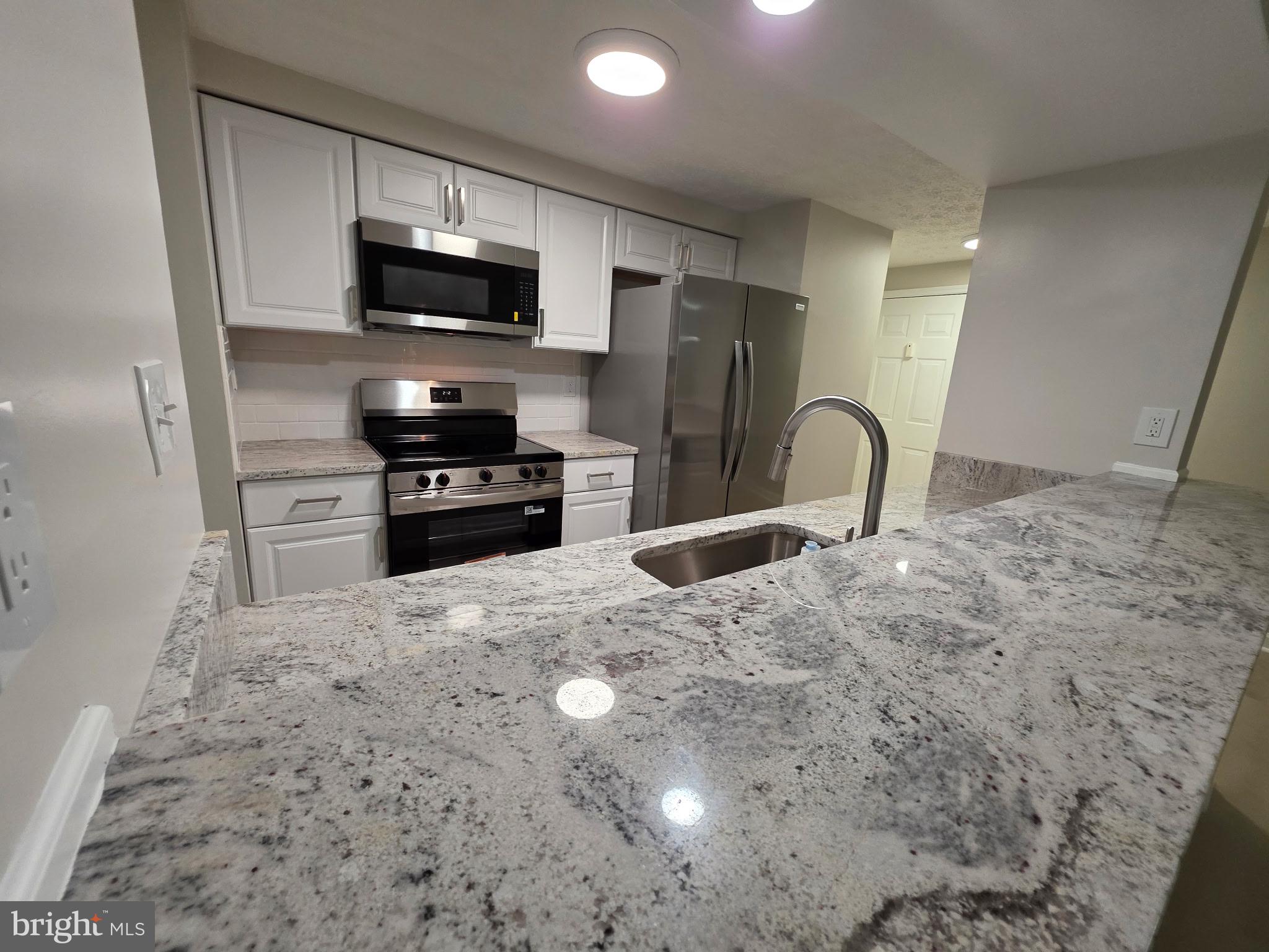 BRENTWOOD CONDO - Residential
