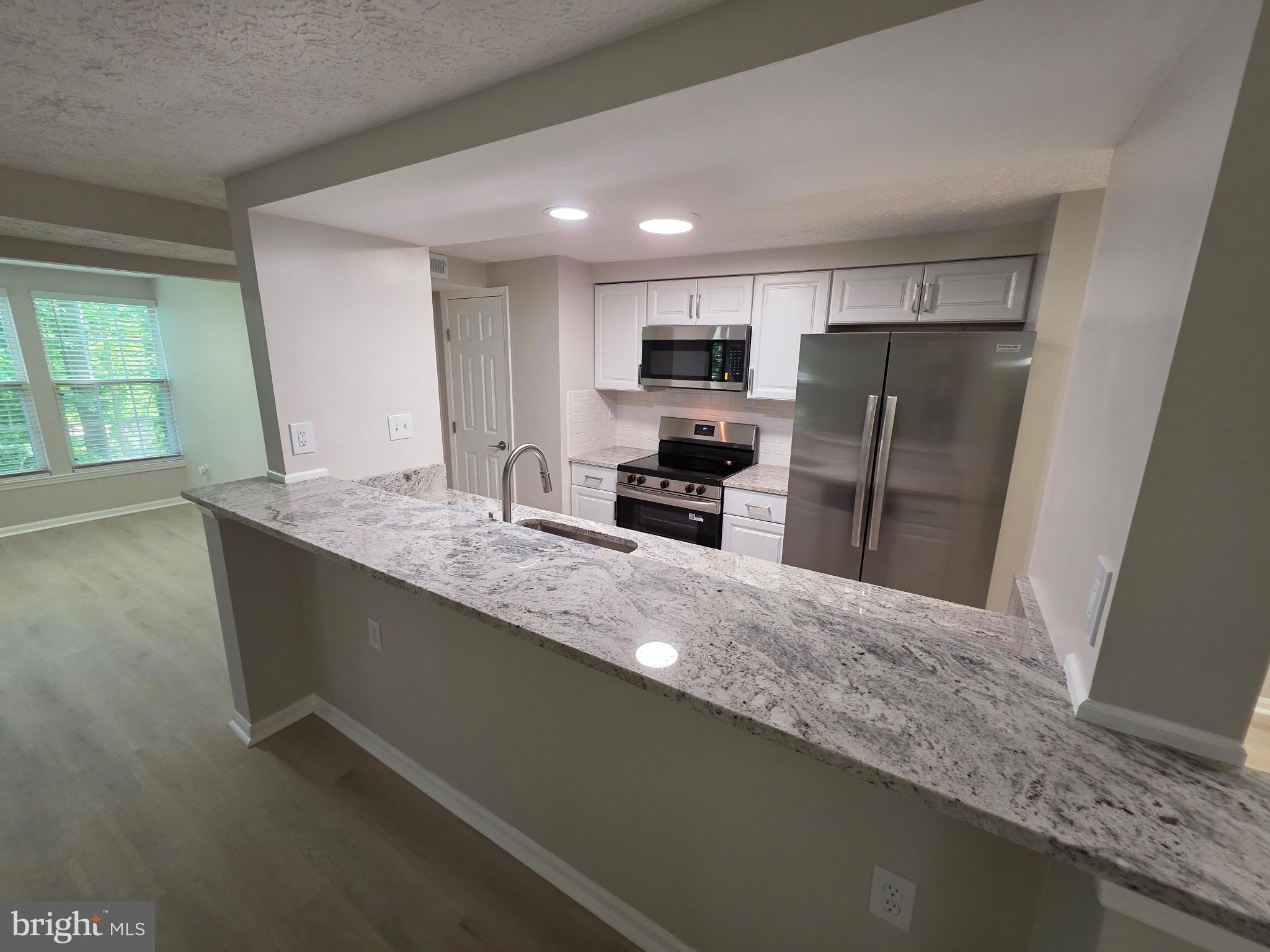 BRENTWOOD CONDO - Residential
