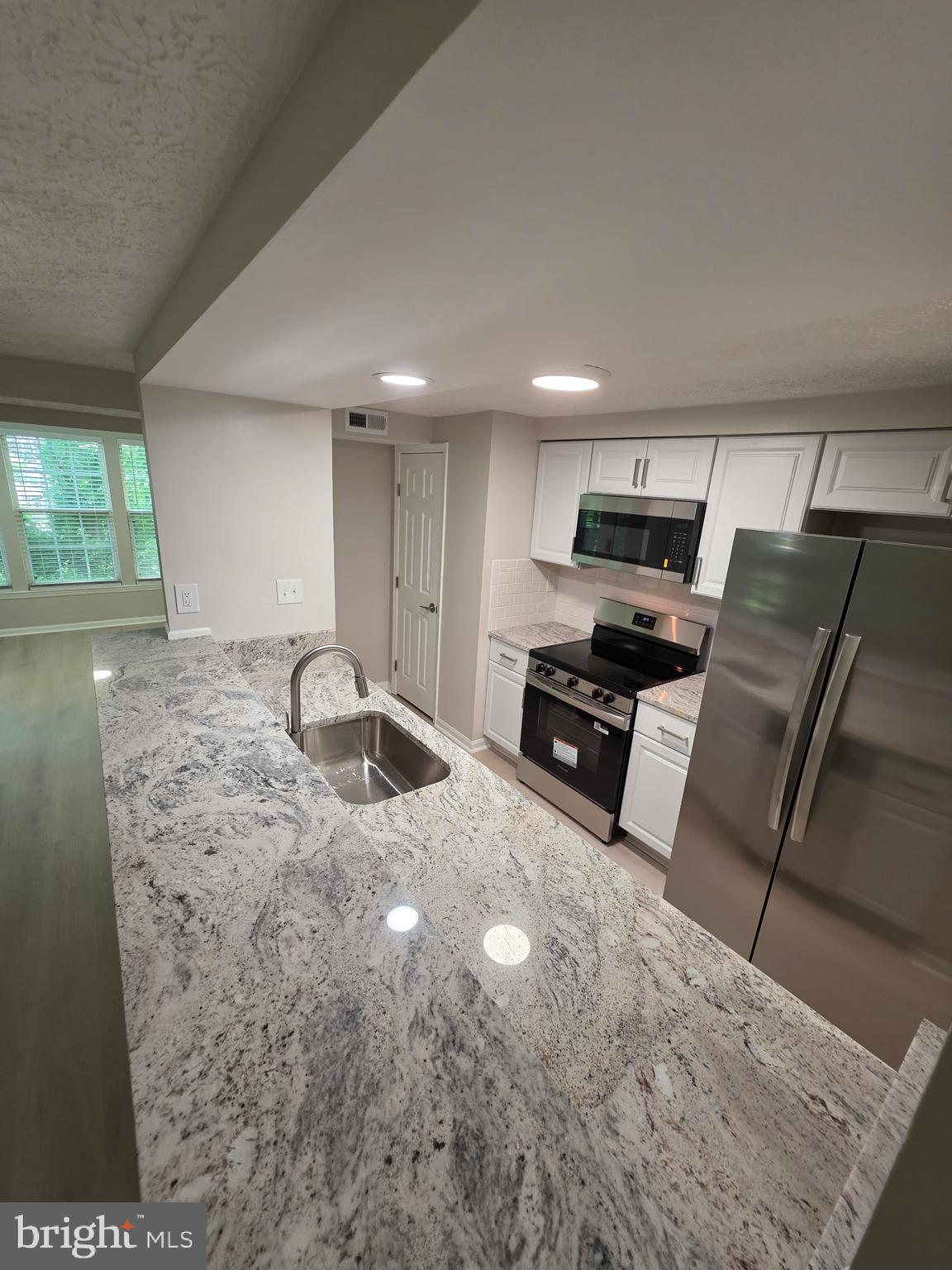 BRENTWOOD CONDO - Residential