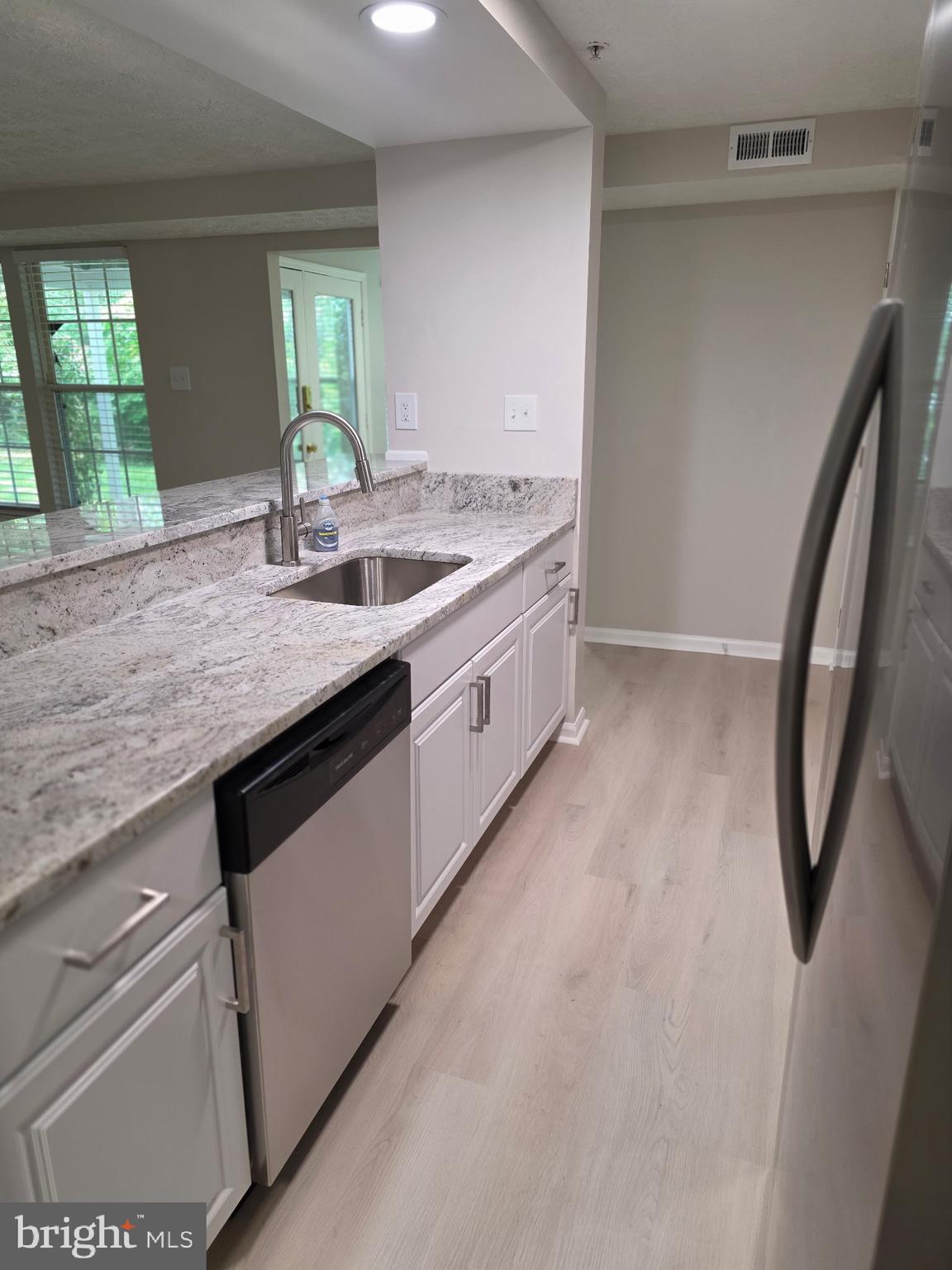 BRENTWOOD CONDO - Residential