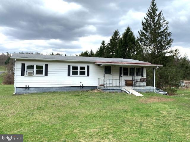 Ranch (doublewide) home on a one acre lot, located conveniently in Strodes Mills. Three bedrooms, one and a half baths, kitchen with dining nook and deck to the rear. A great value for someone who is willing to do the updates! Enjoy the outdoors from the deck overlooking a large yard. Available for immediate possession!