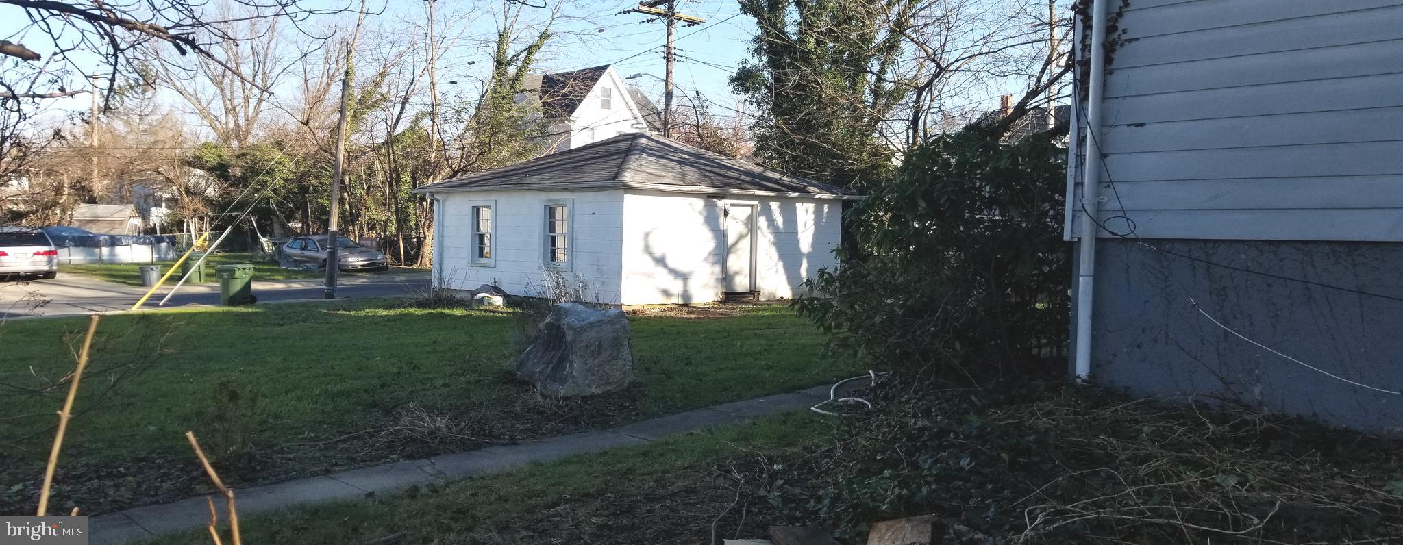 HAMILTON HILLS - Residential