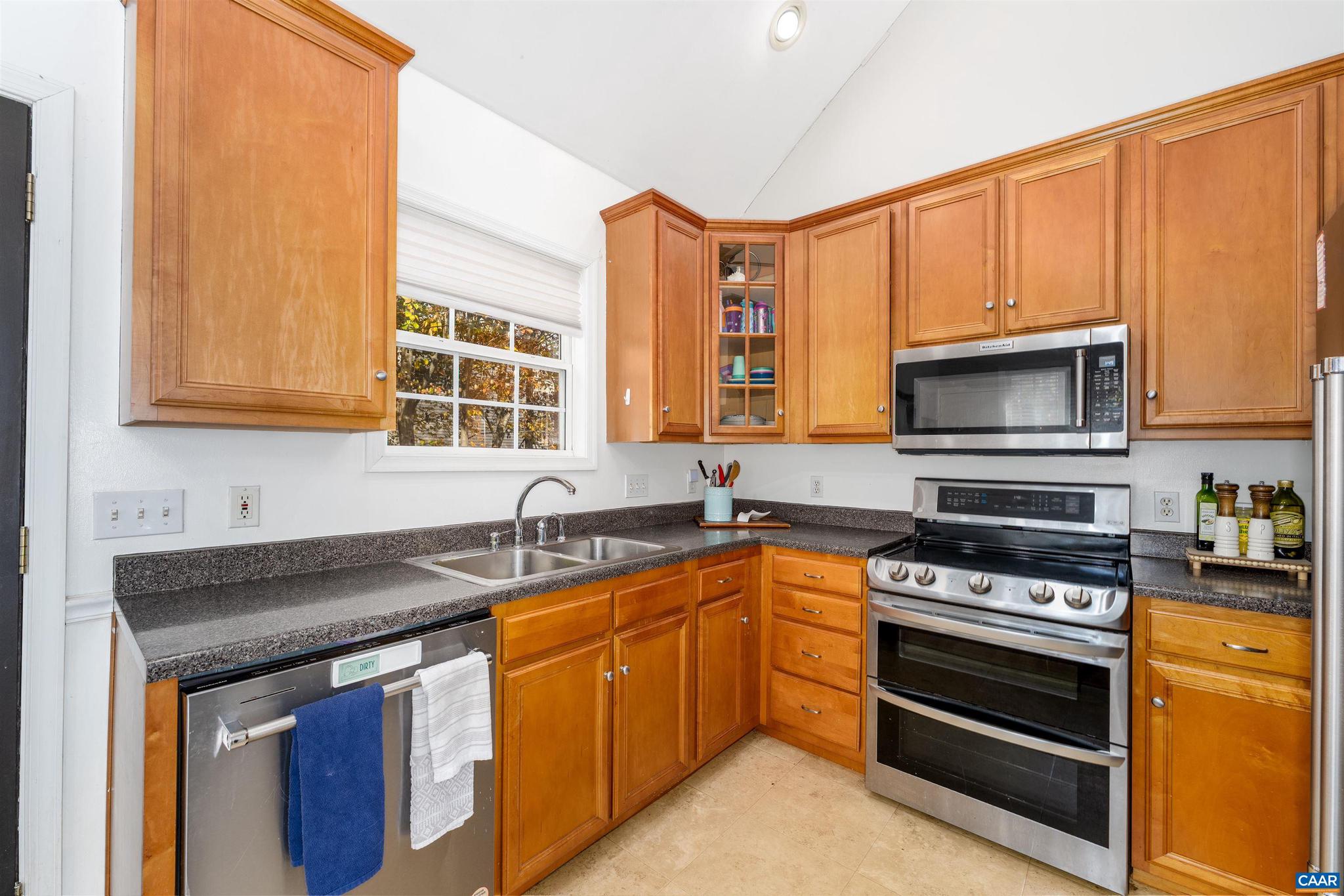 LAKE MONTICELLO - Residential