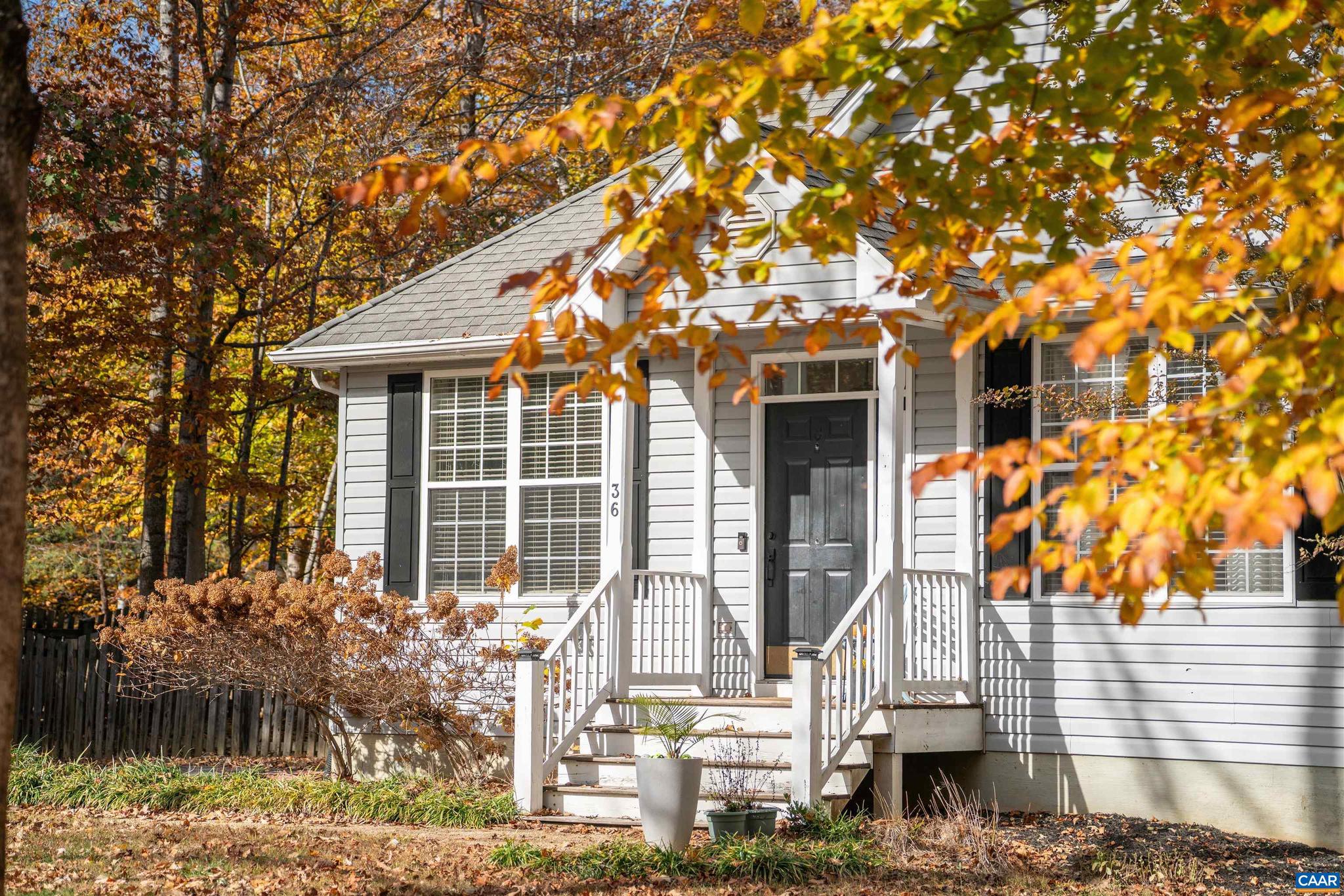 LAKE MONTICELLO - Residential