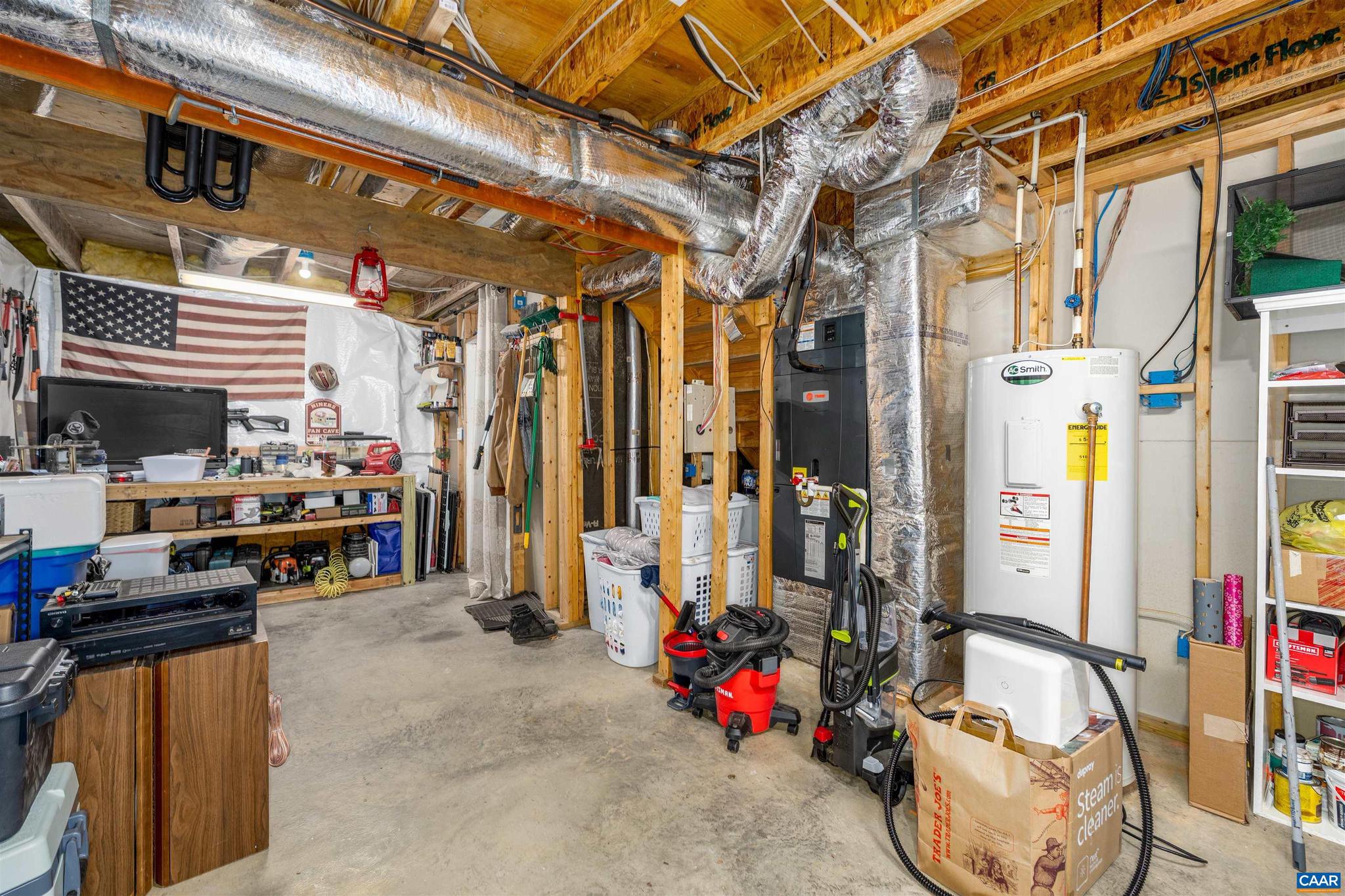 LAKE MONTICELLO - Residential