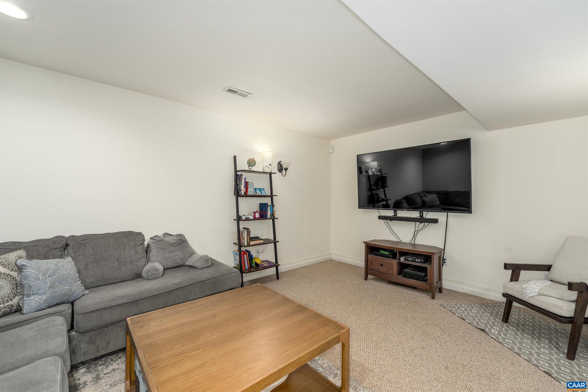 LAKE MONTICELLO - Residential