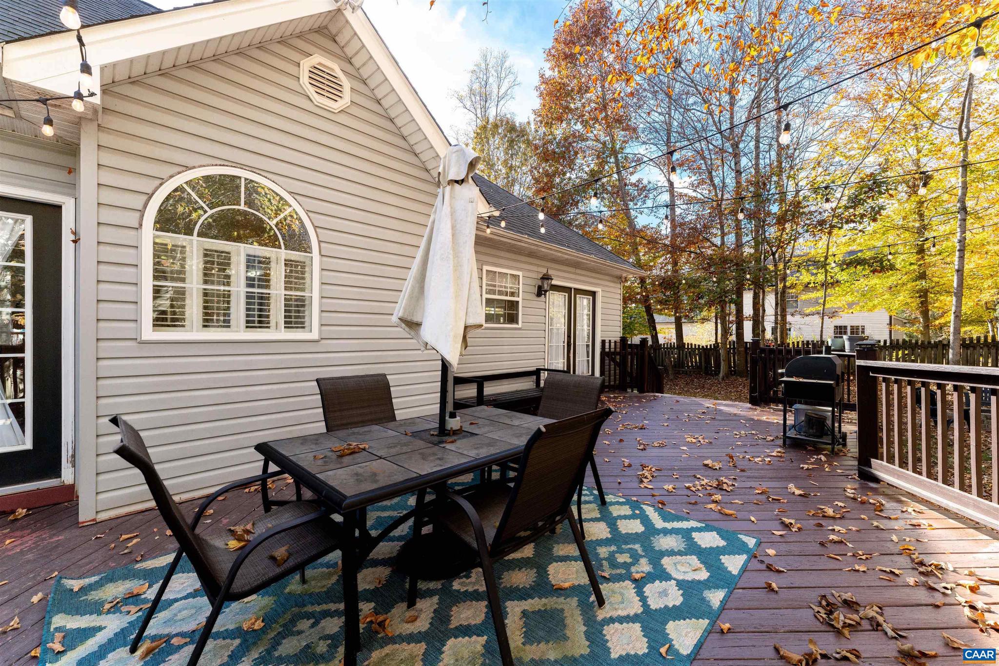 LAKE MONTICELLO - Residential