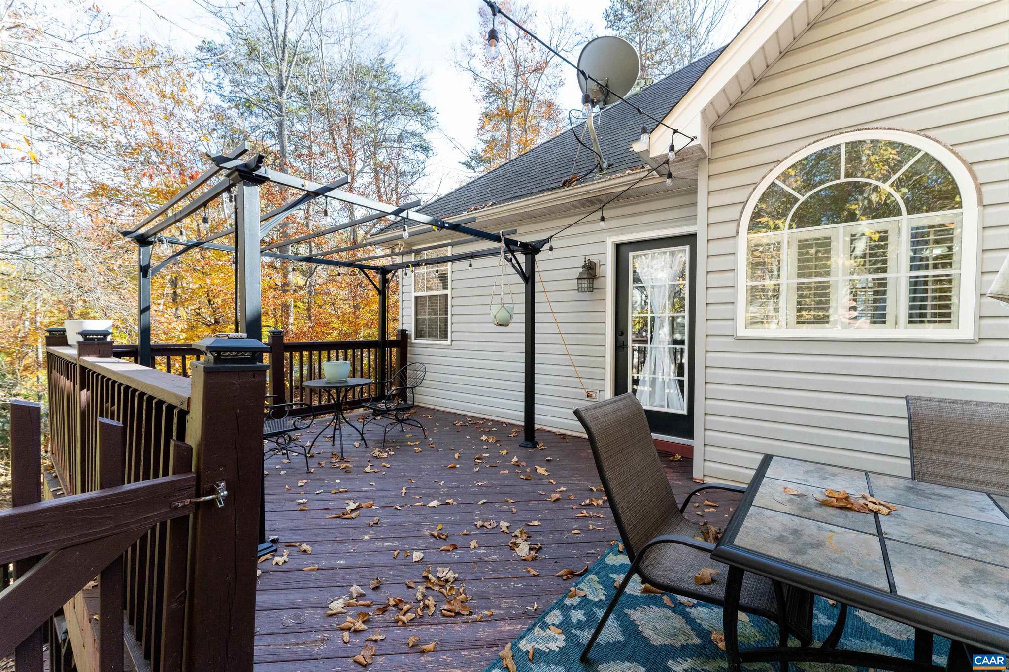 LAKE MONTICELLO - Residential