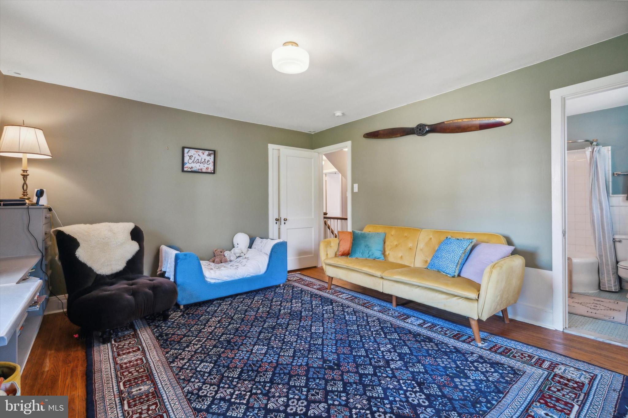 EAST FALLS - Residential