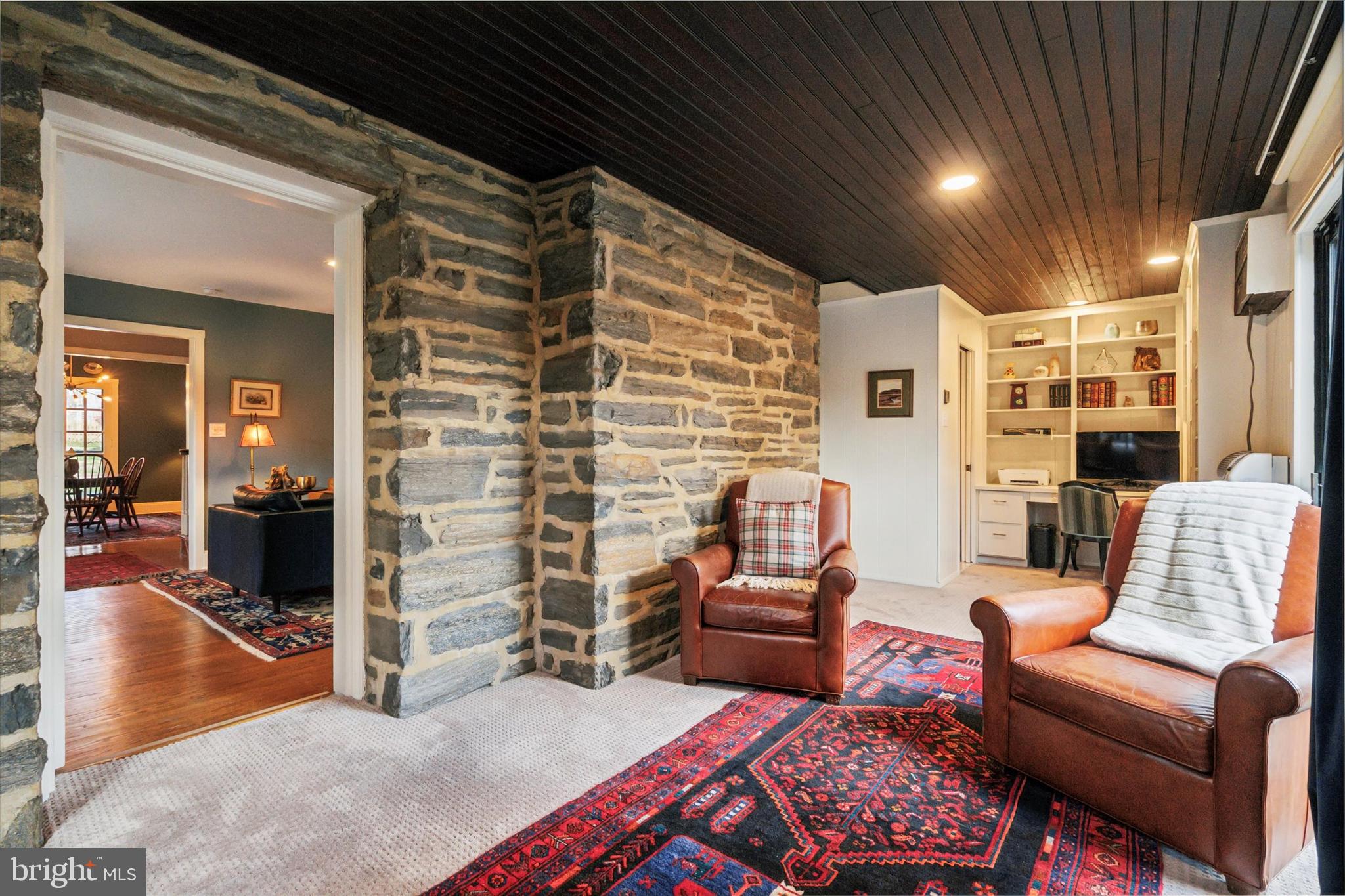 EAST FALLS - Residential
