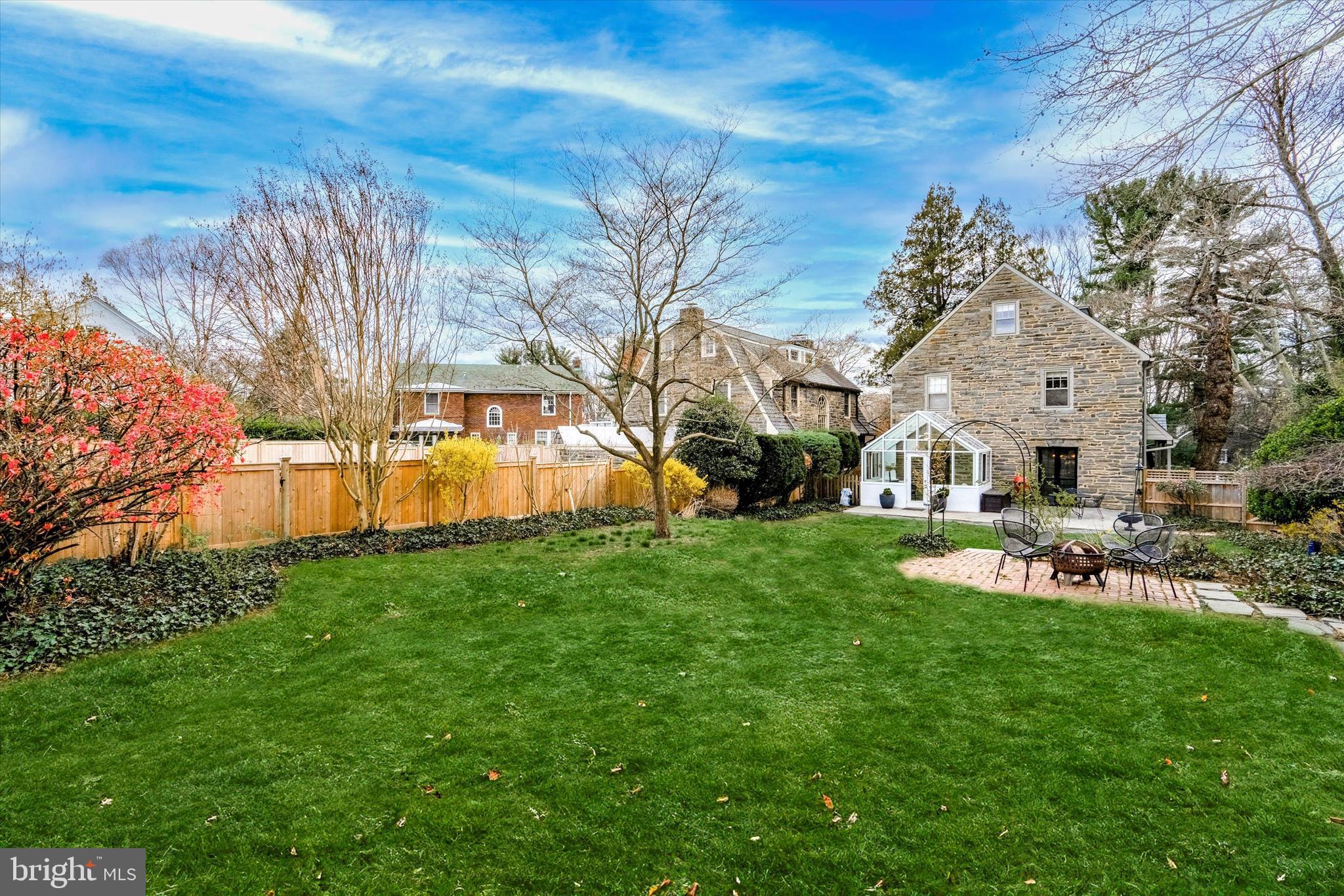 EAST FALLS - Residential