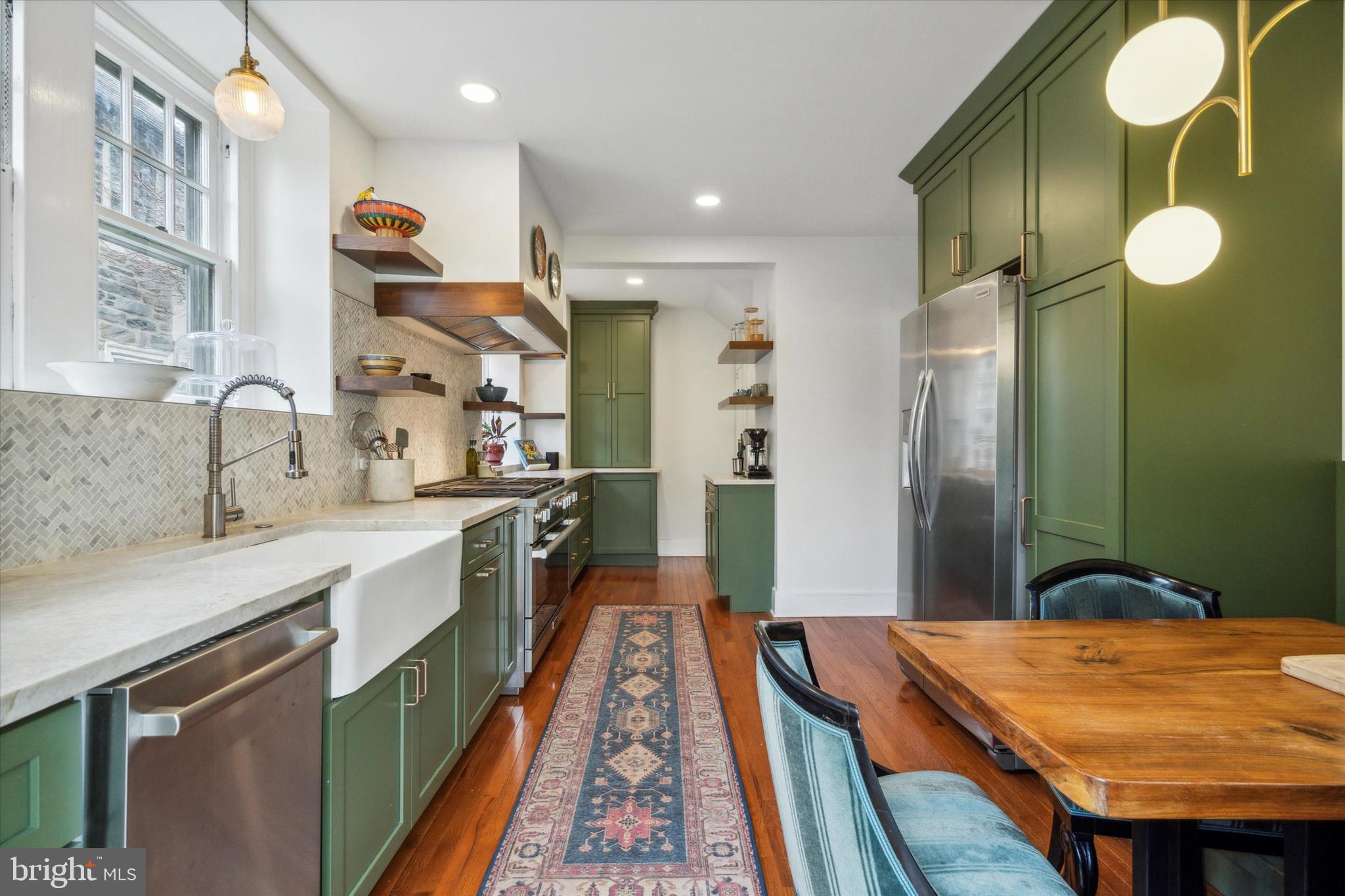 EAST FALLS - Residential