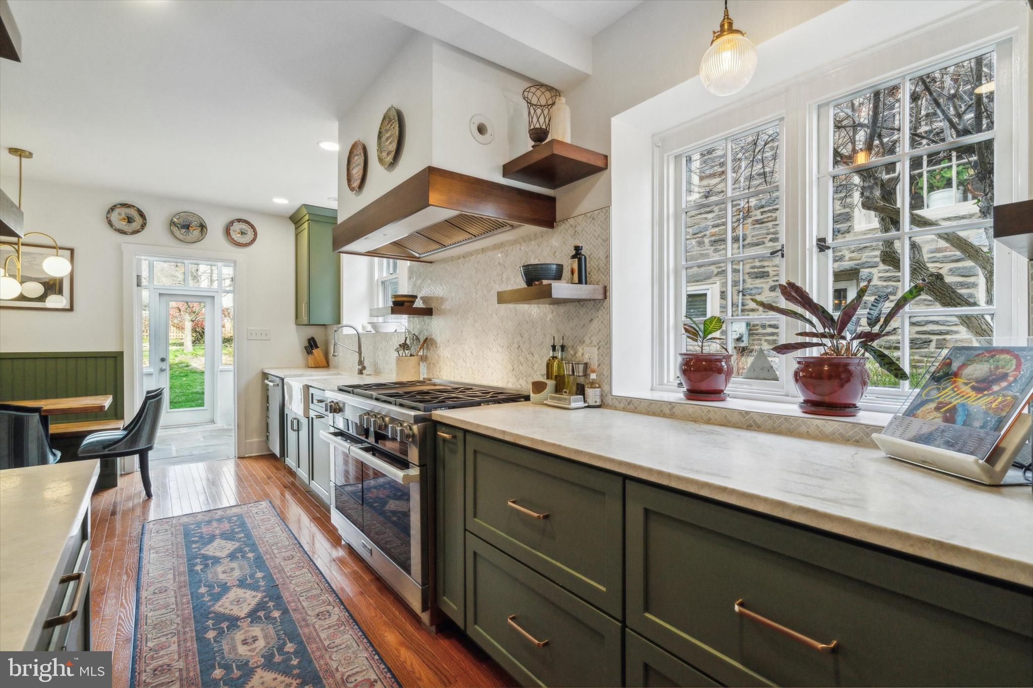 EAST FALLS - Residential