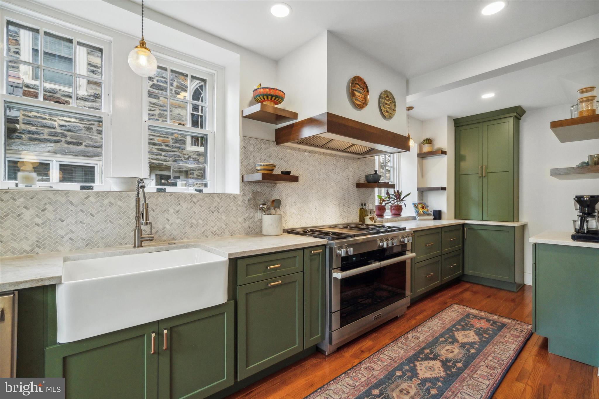 EAST FALLS - Residential