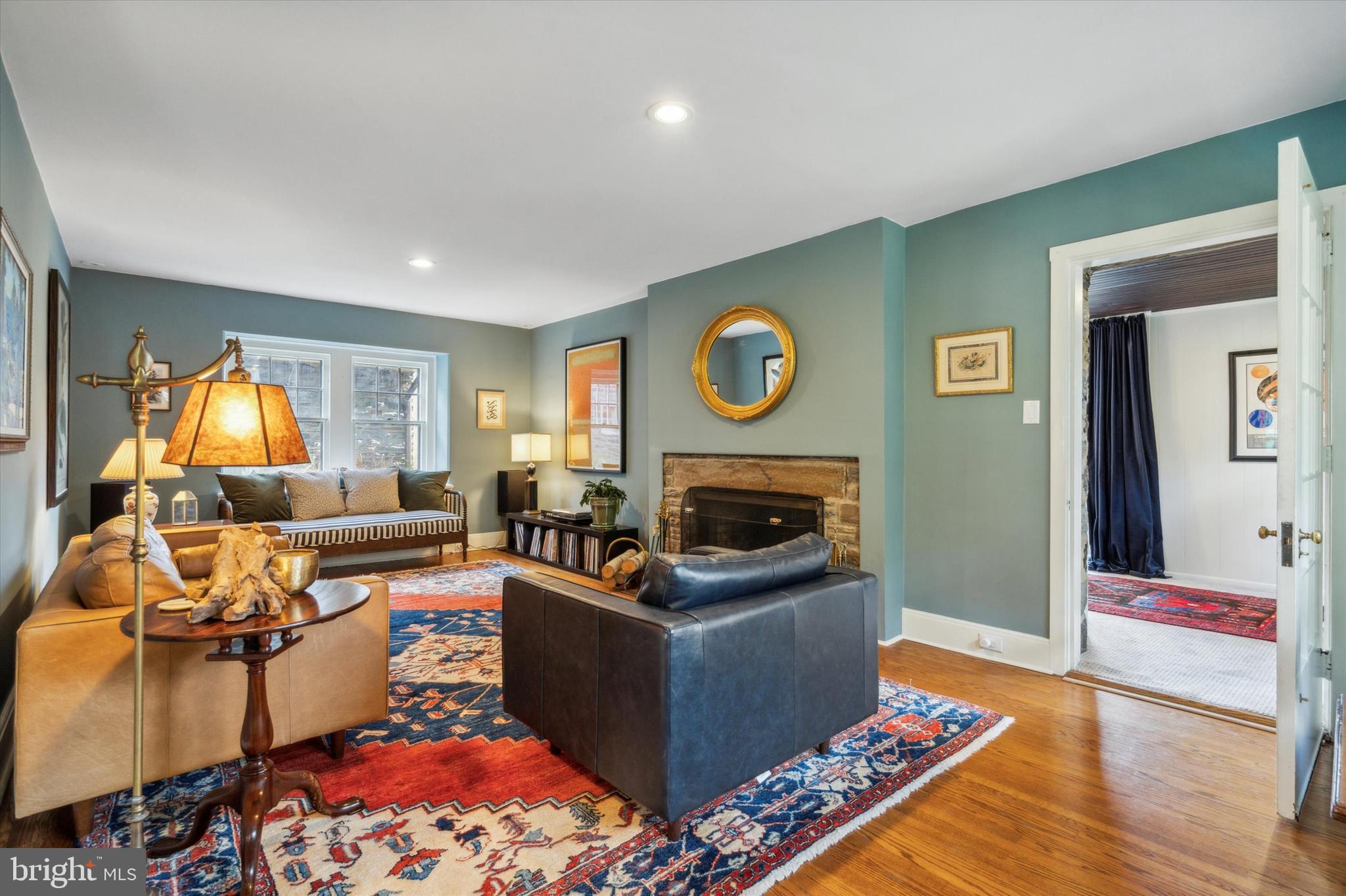 EAST FALLS - Residential