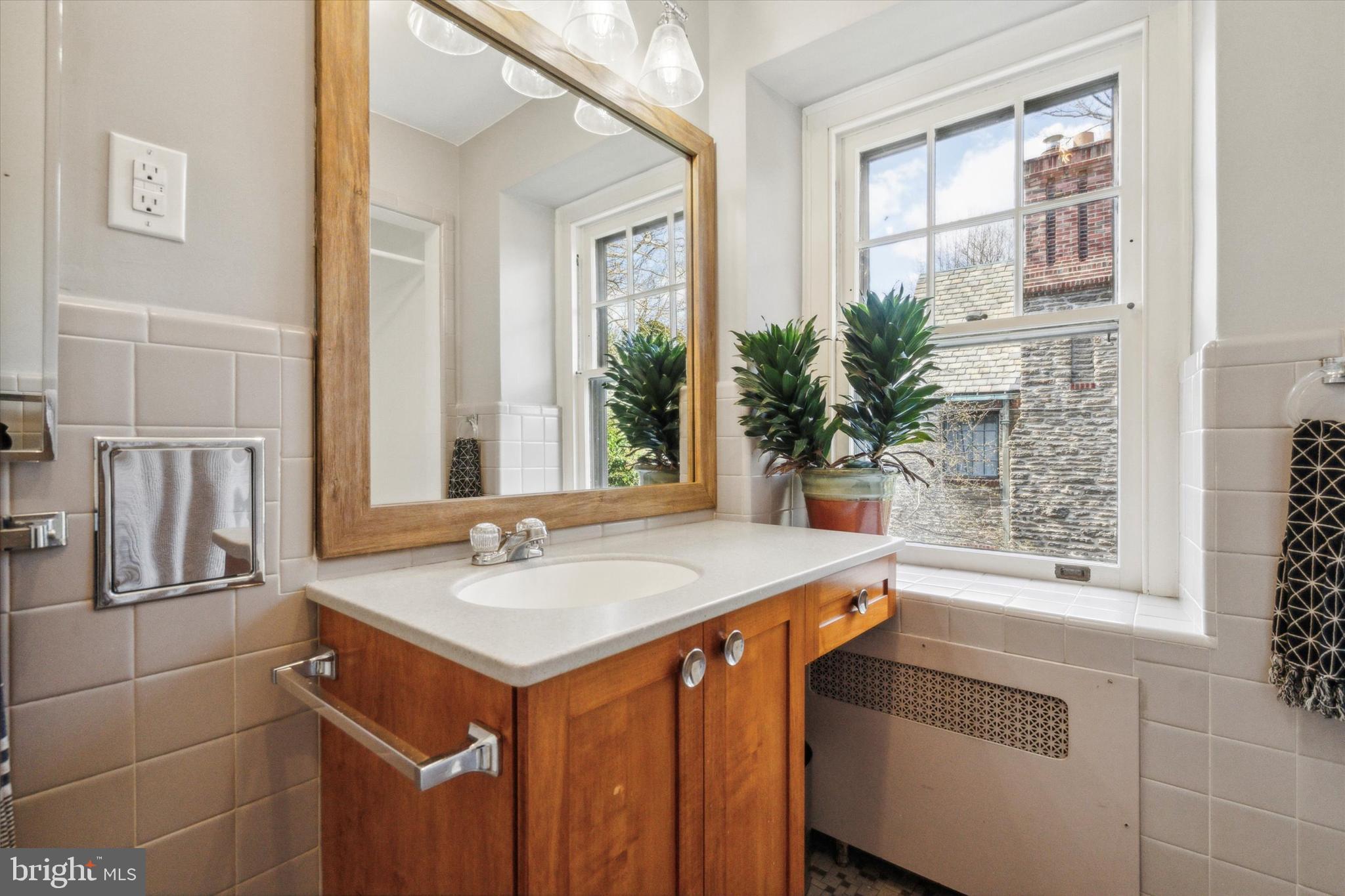 EAST FALLS - Residential