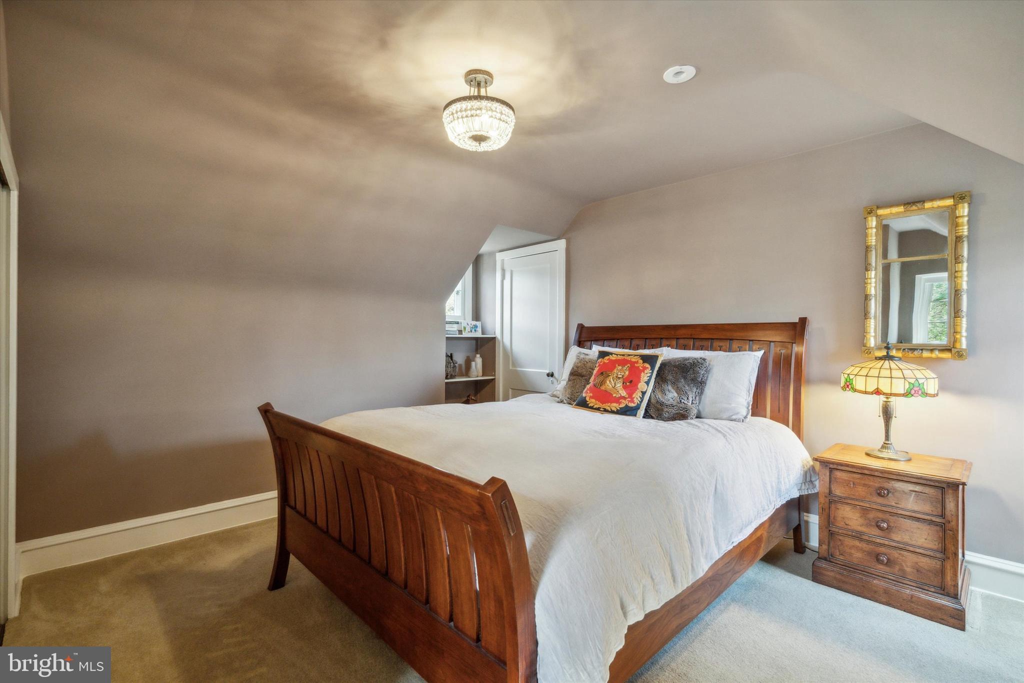 EAST FALLS - Residential
